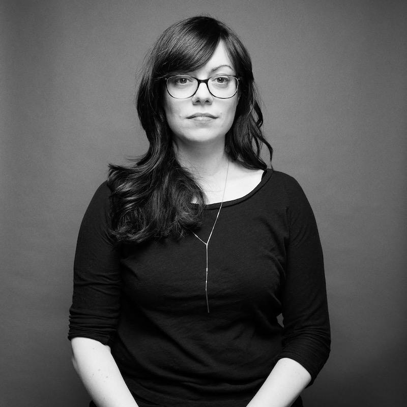 actor Michelle Dean large photo