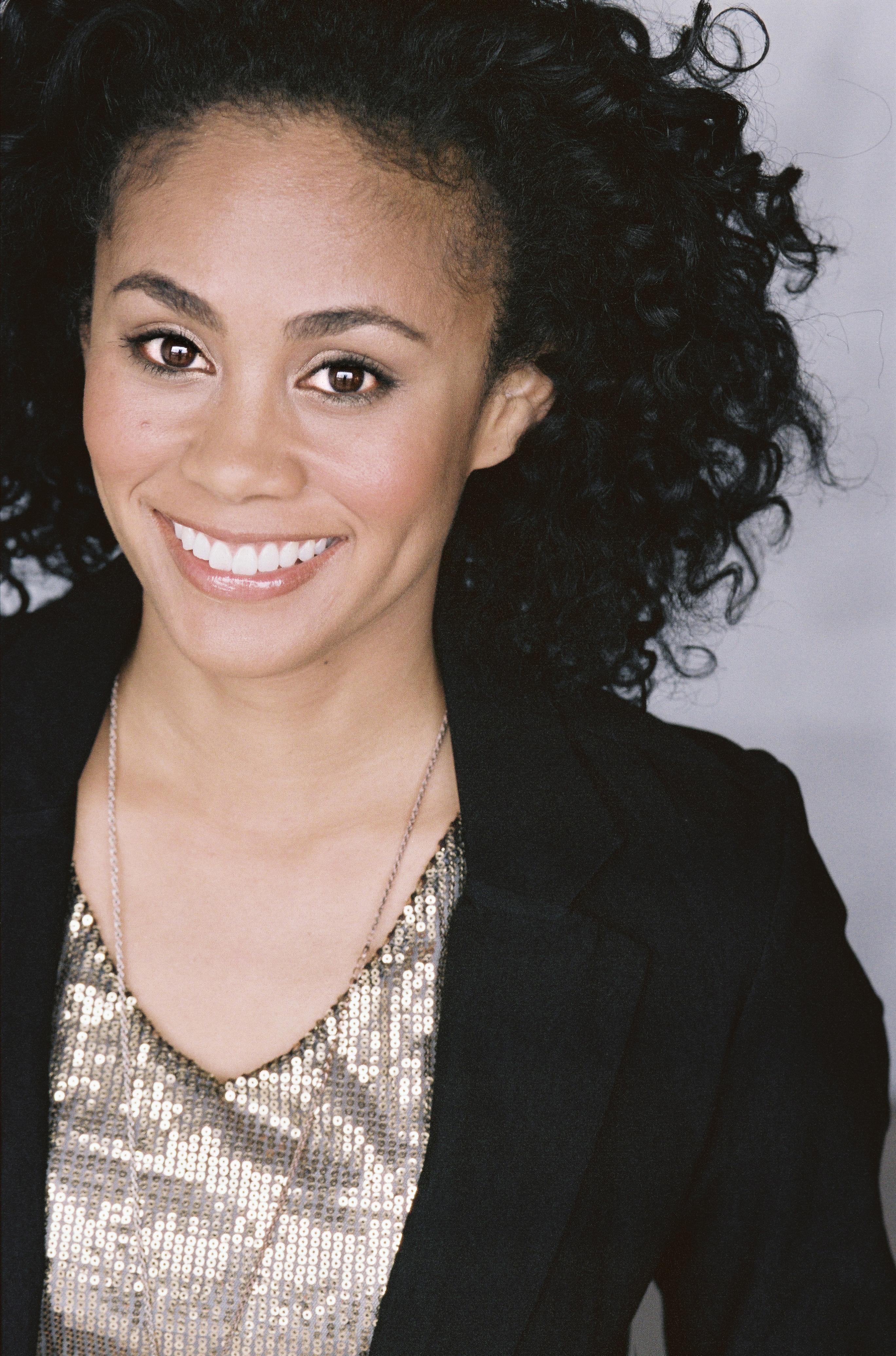 actor Monique Rosario large photo