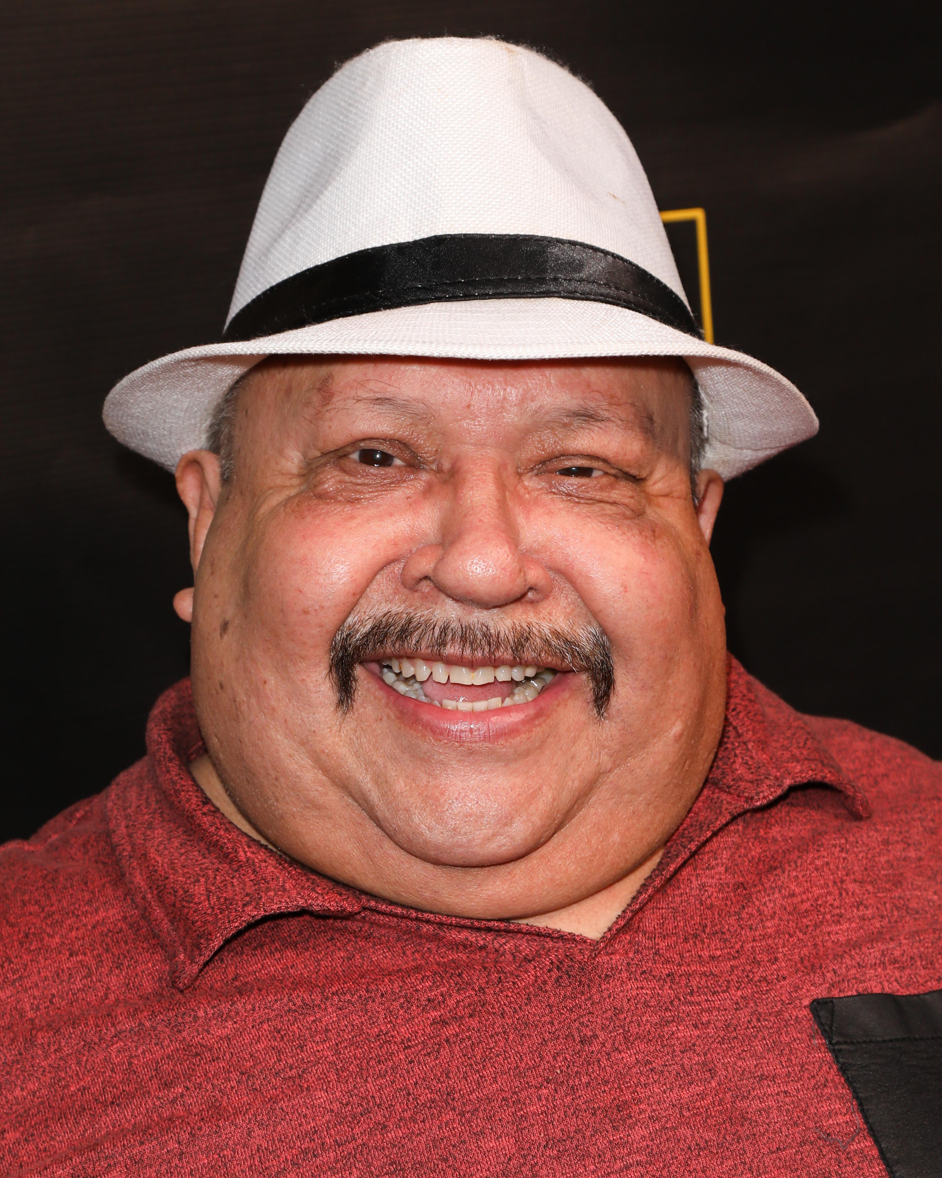actor Chuy Bravo large photo