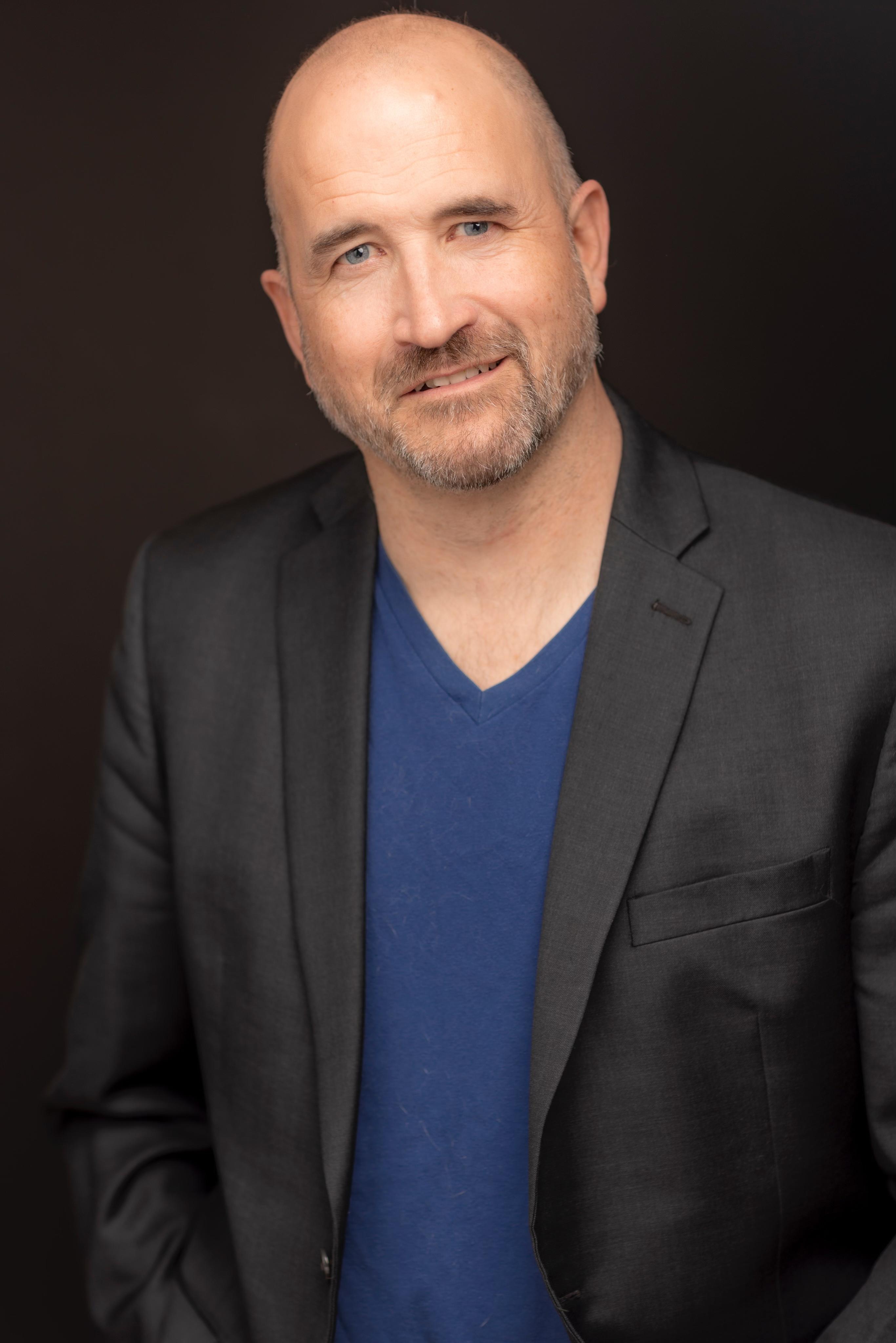 actor Travis Mitchell large photo