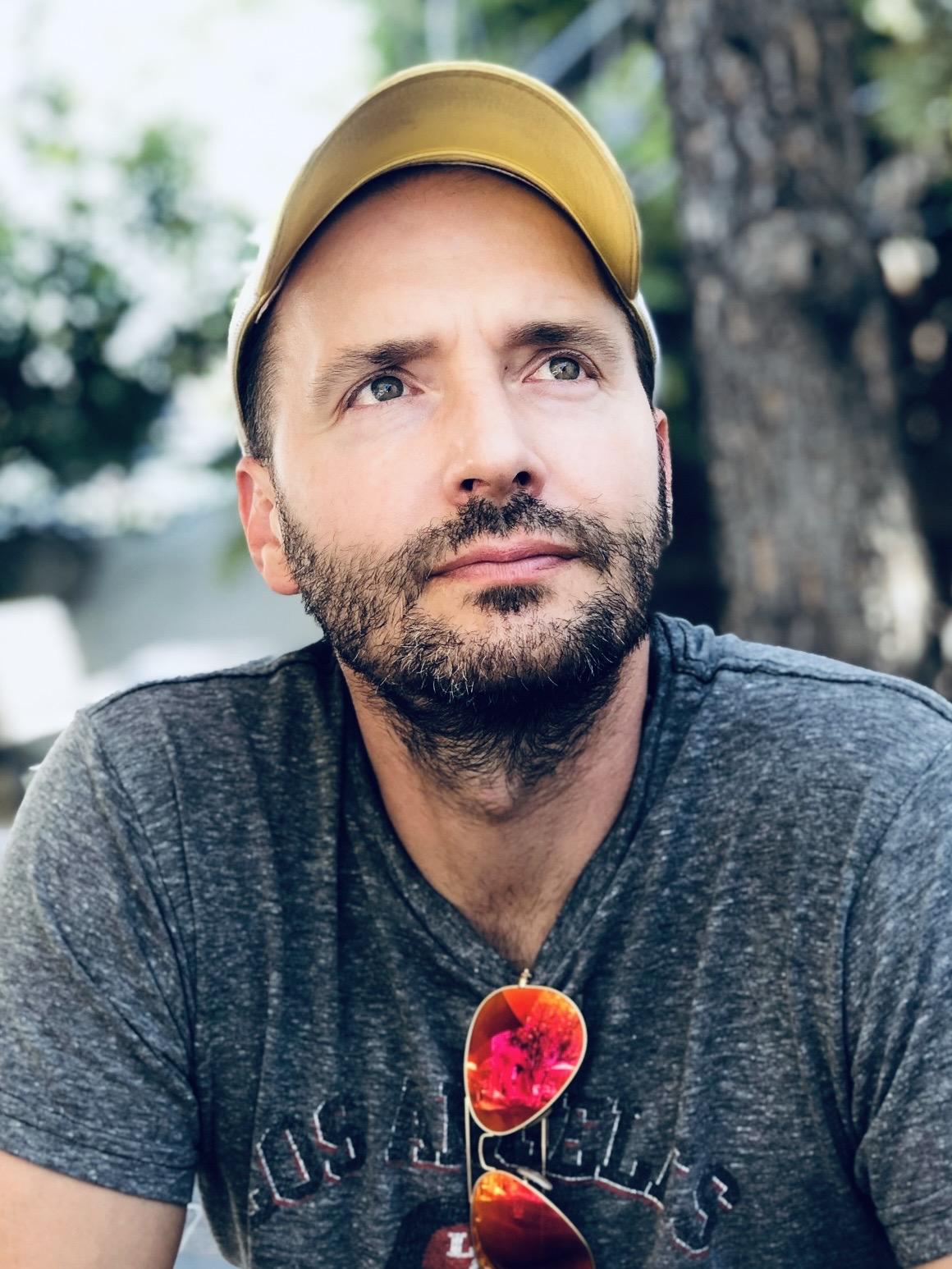 actor Luke Albright large photo