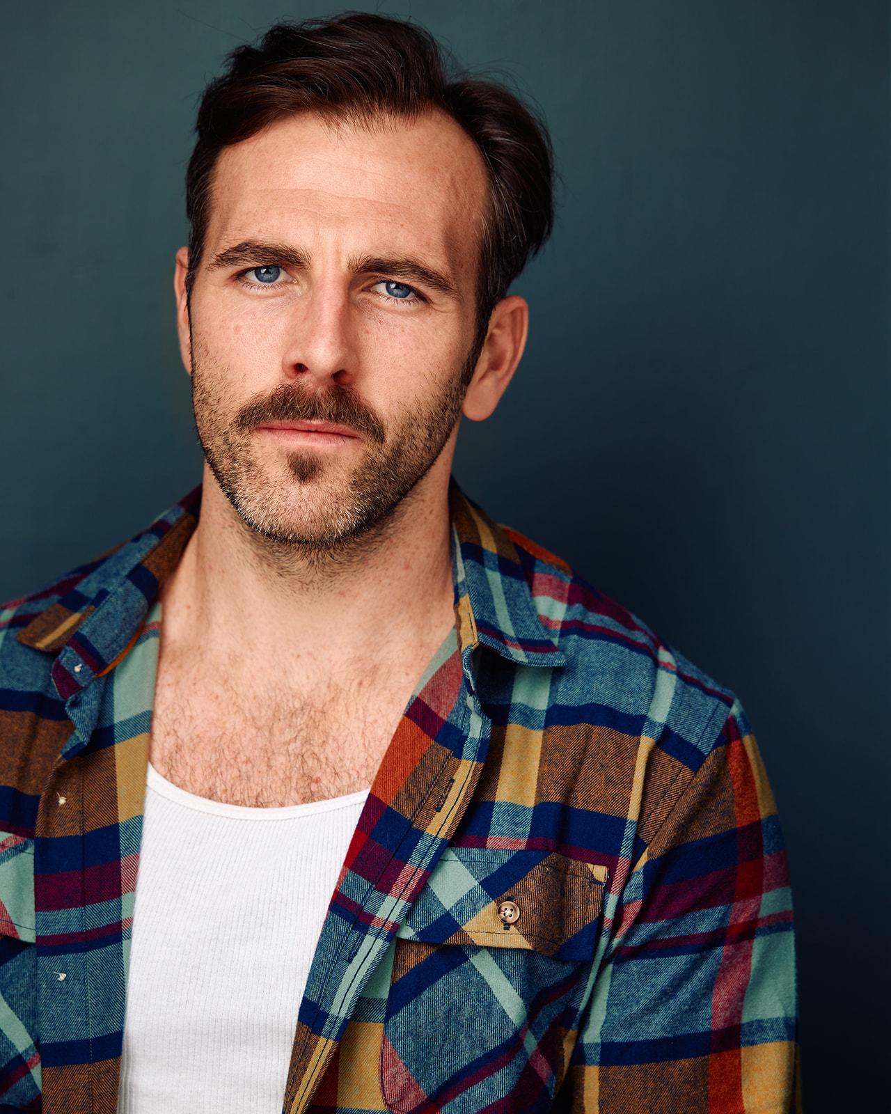 actor Mickey O'Sullivan large photo