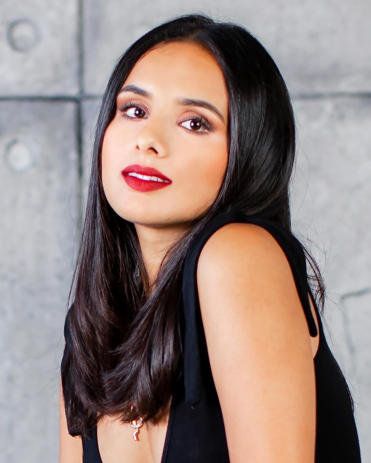 actor Aparna Brielle large photo