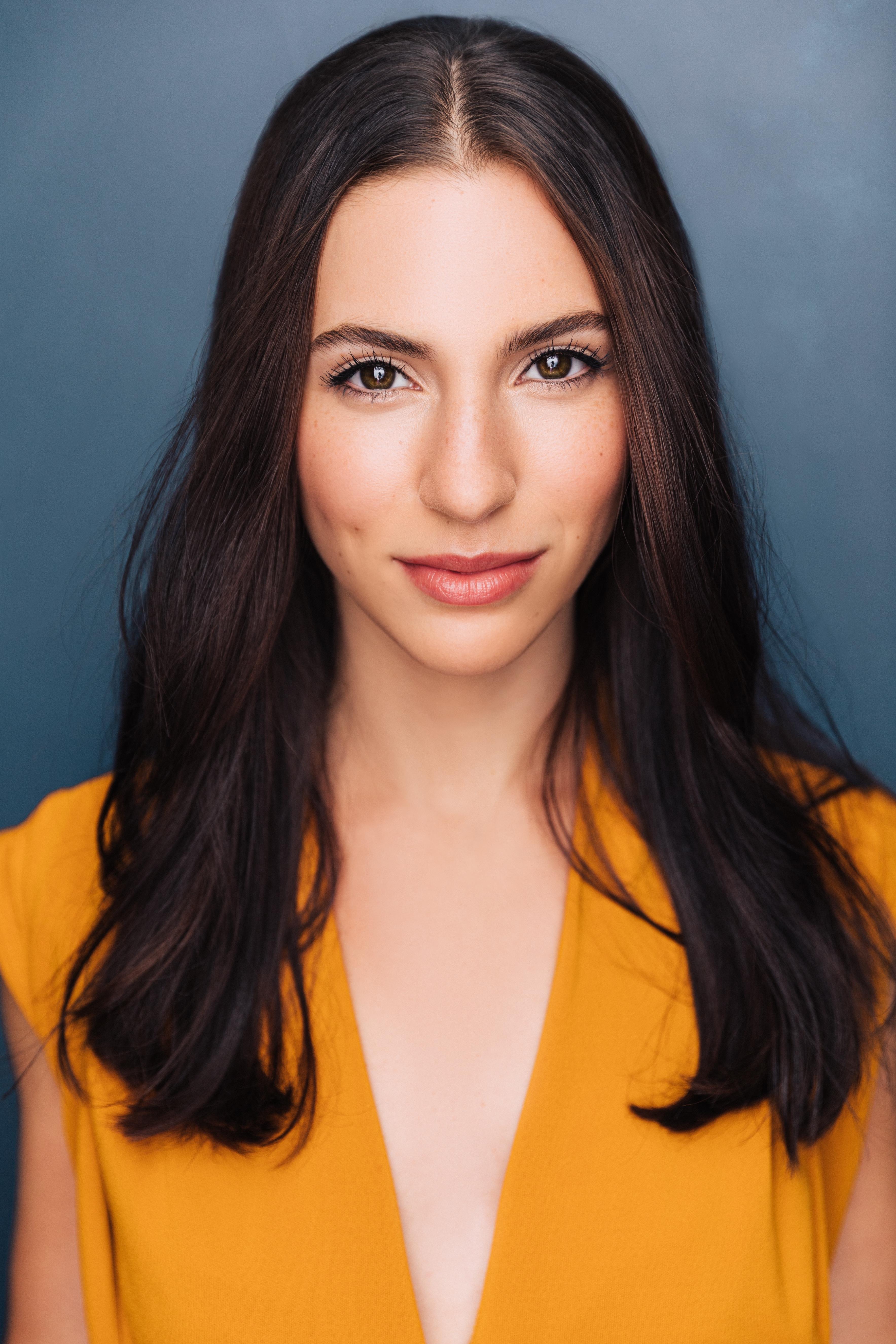 actor Tara Rose Schreiber large photo