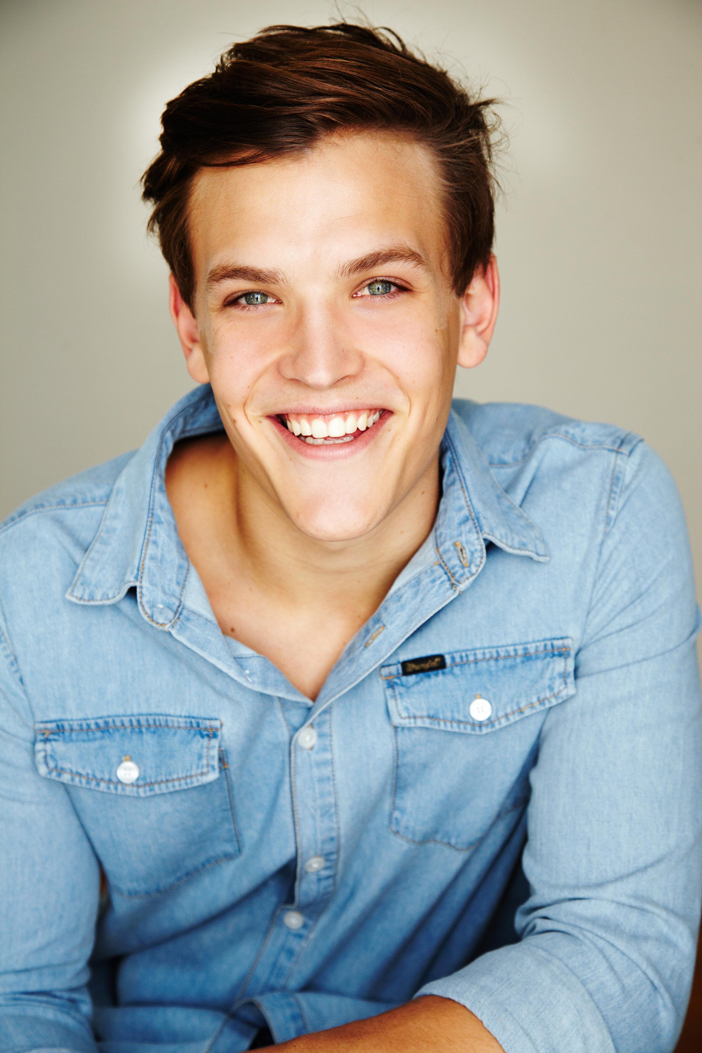 actor James Dyke large photo