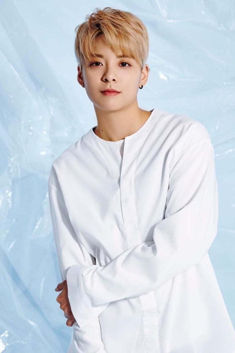 actor Amber Liu large photo