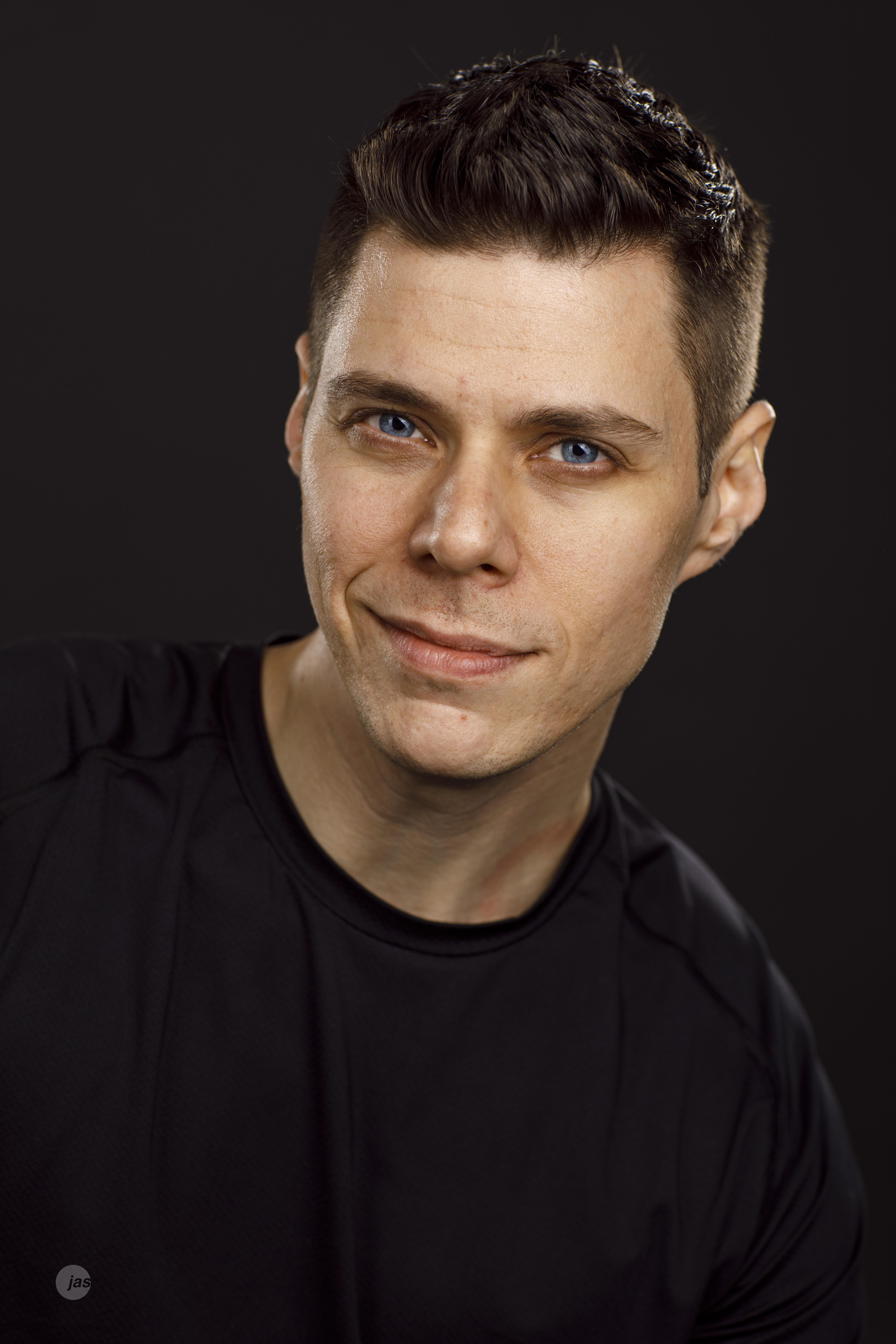 actor Lloyd Pitts large photo