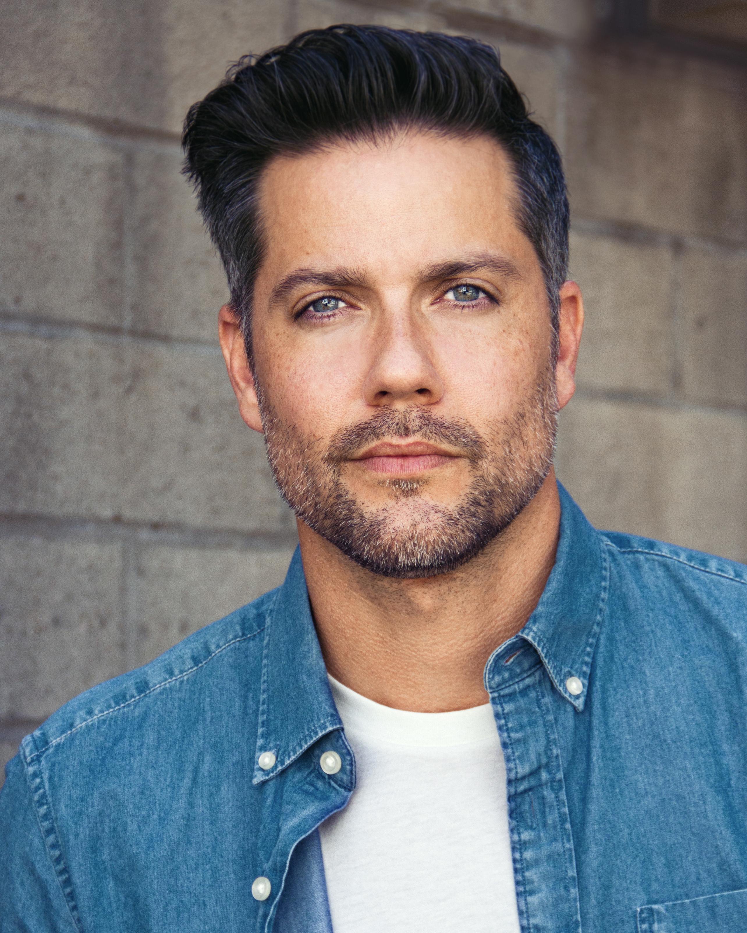 actor Innis Casey large photo