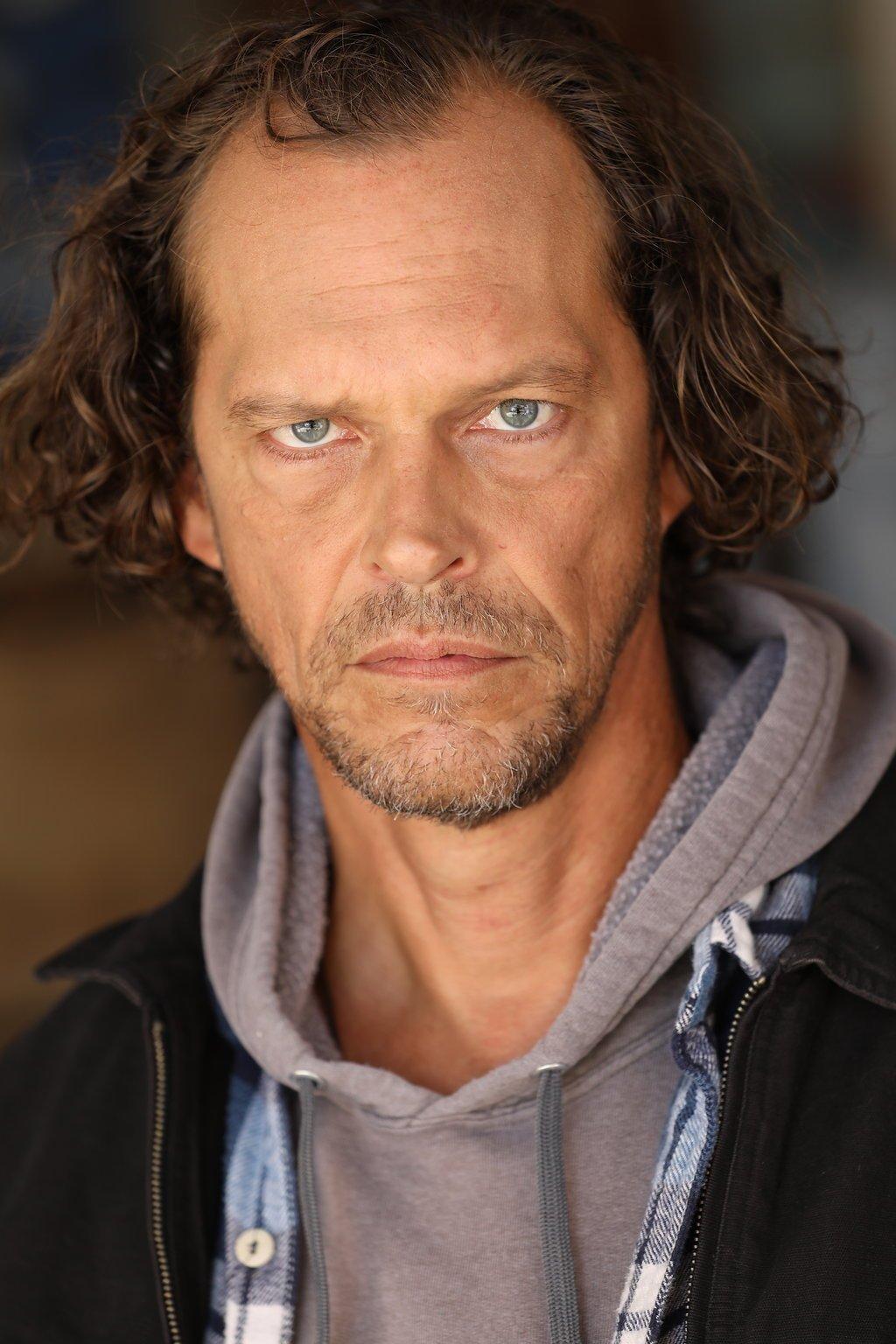 actor Josh Harp large photo