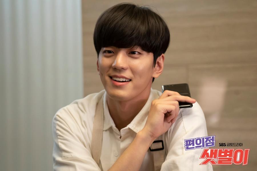 actor Min-Kyu Kim large photo