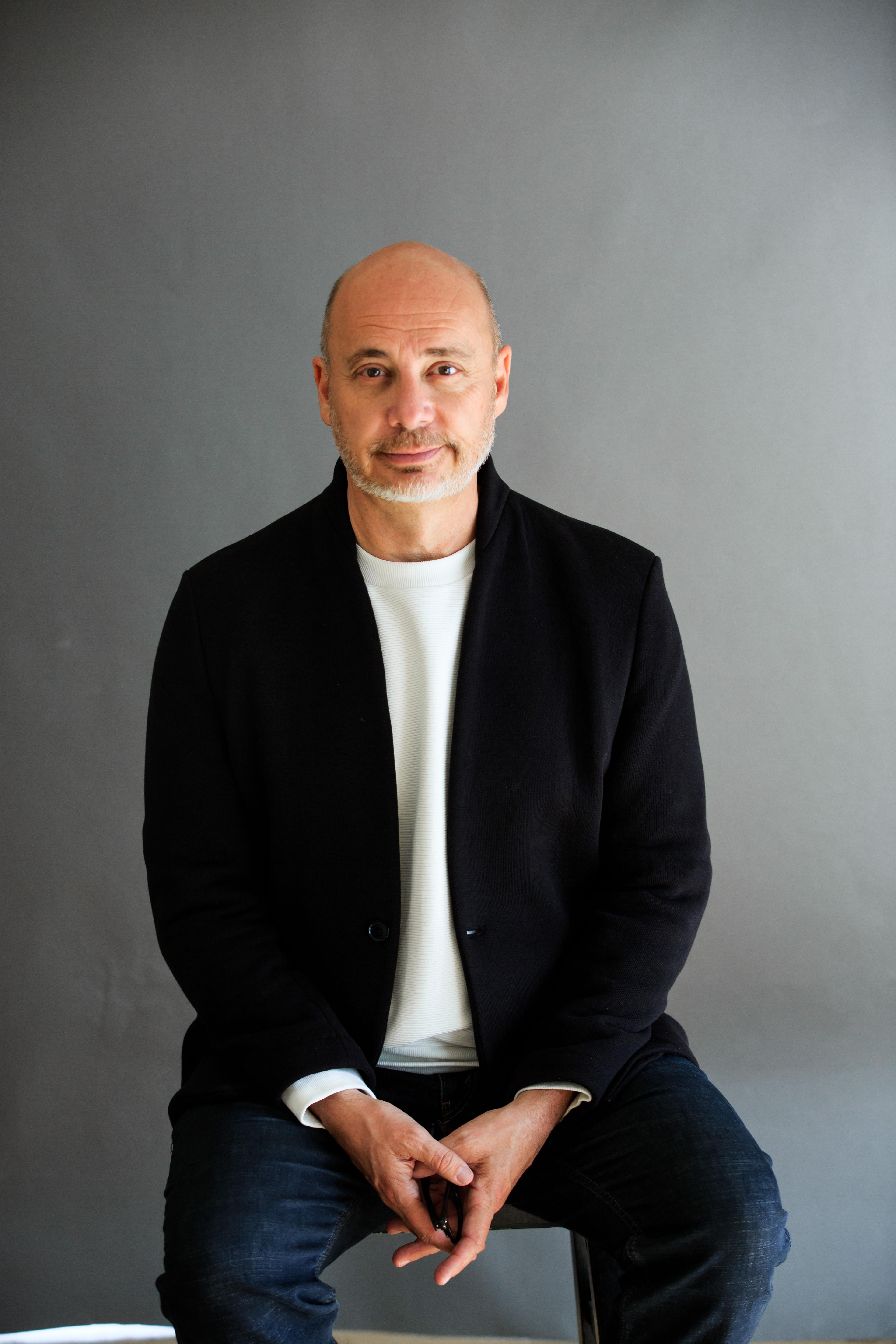 actor Paul Tigue large photo