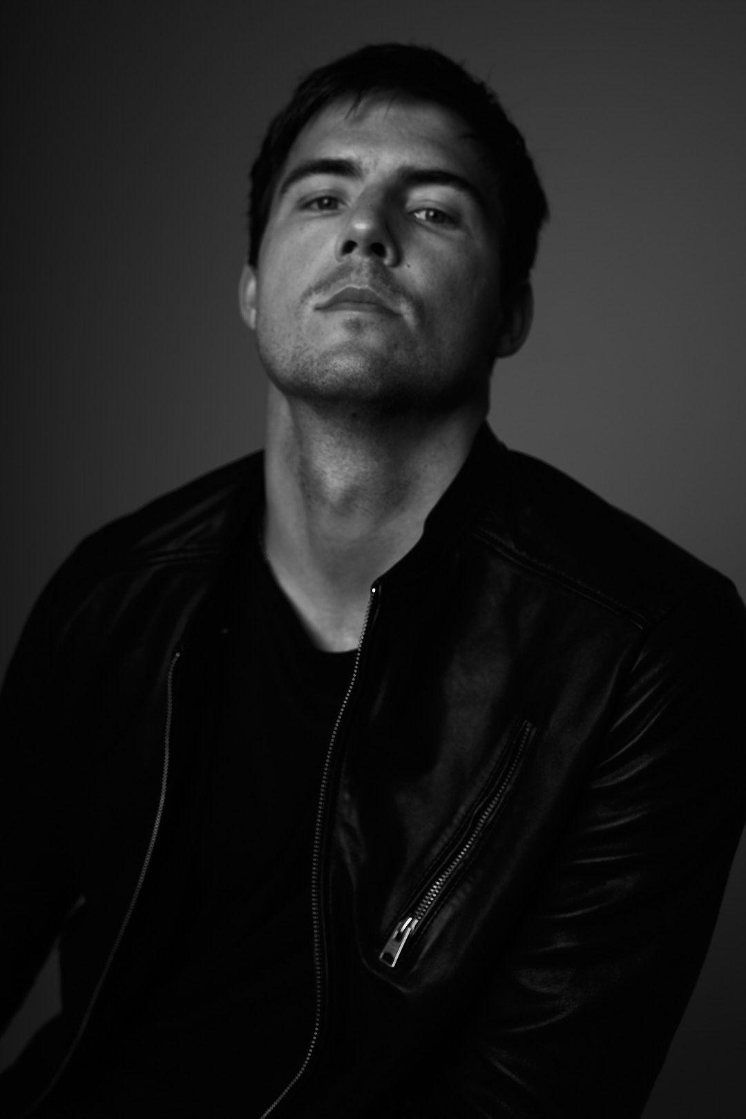 actor Mark Reininga large photo