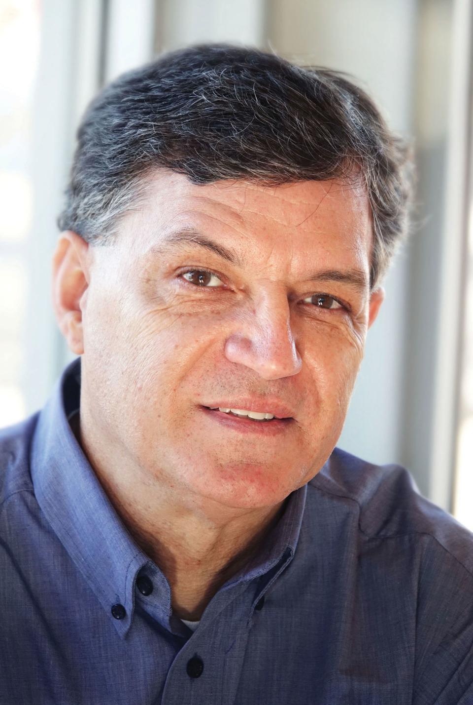 actor Marc Perrusquia large photo