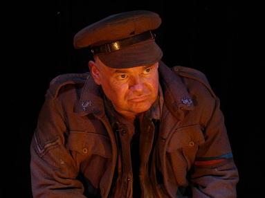 actor Laurence Coy large photo