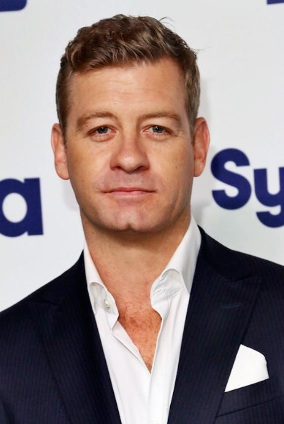 actor Nic Bishop large photo