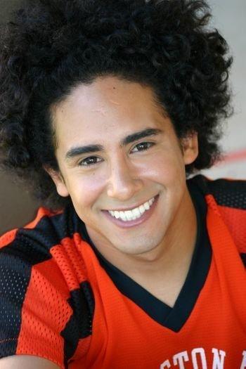 actor Ronnie Alvarez large photo