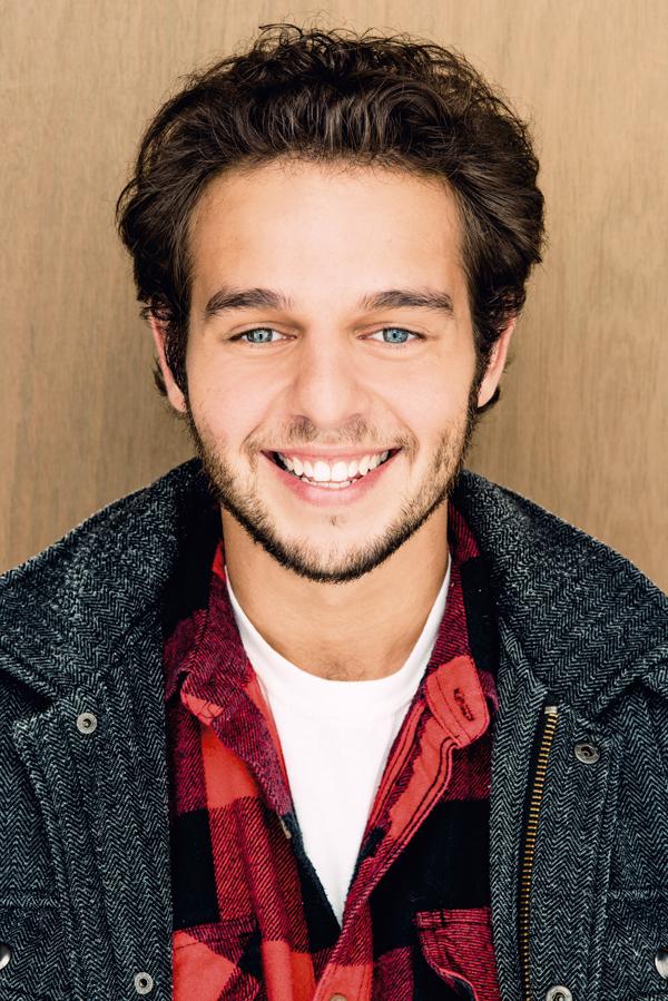 actor Alex Dobrenko large photo