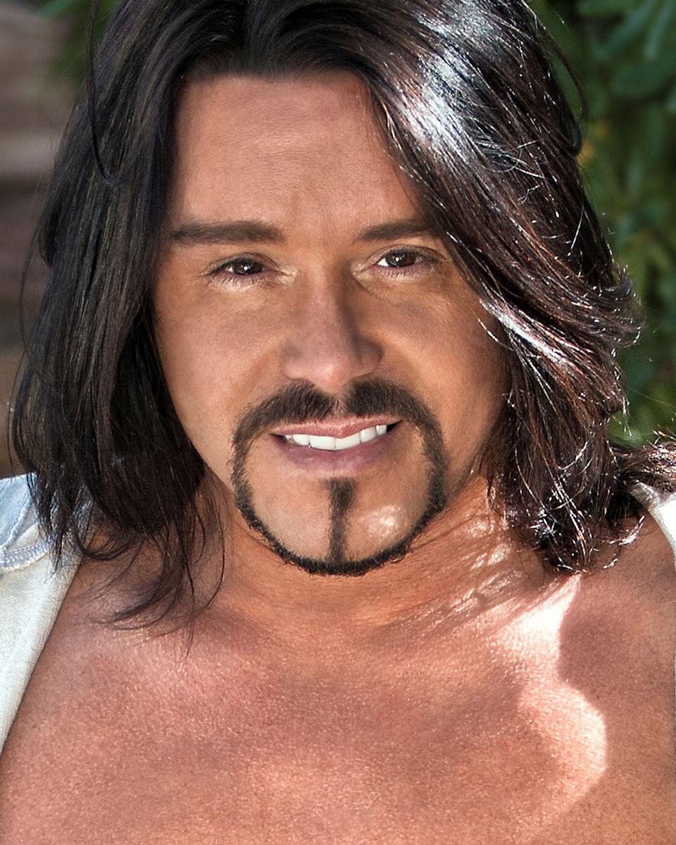 actor Kevon Stover large photo