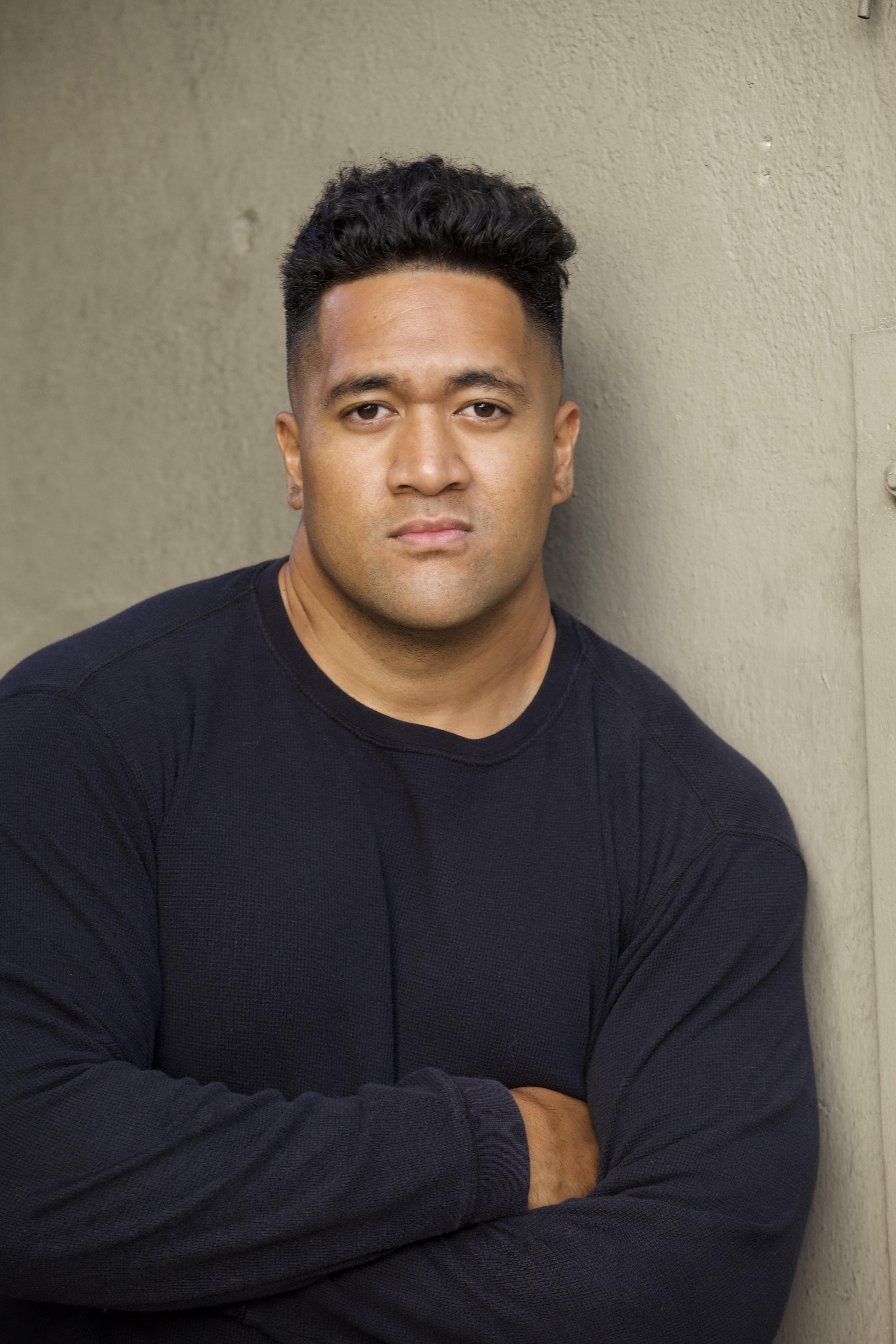 actor Russell Satele large photo