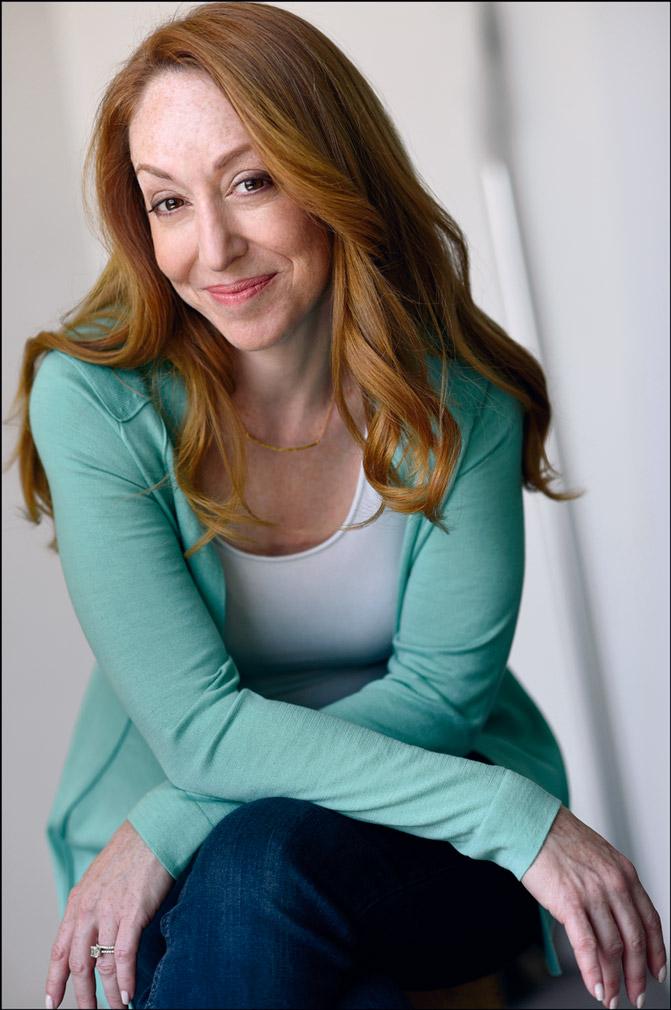 actor Julie Zelman large photo