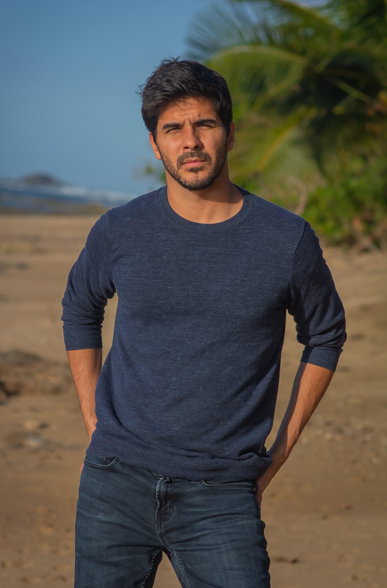 actor Jose Manuel large photo