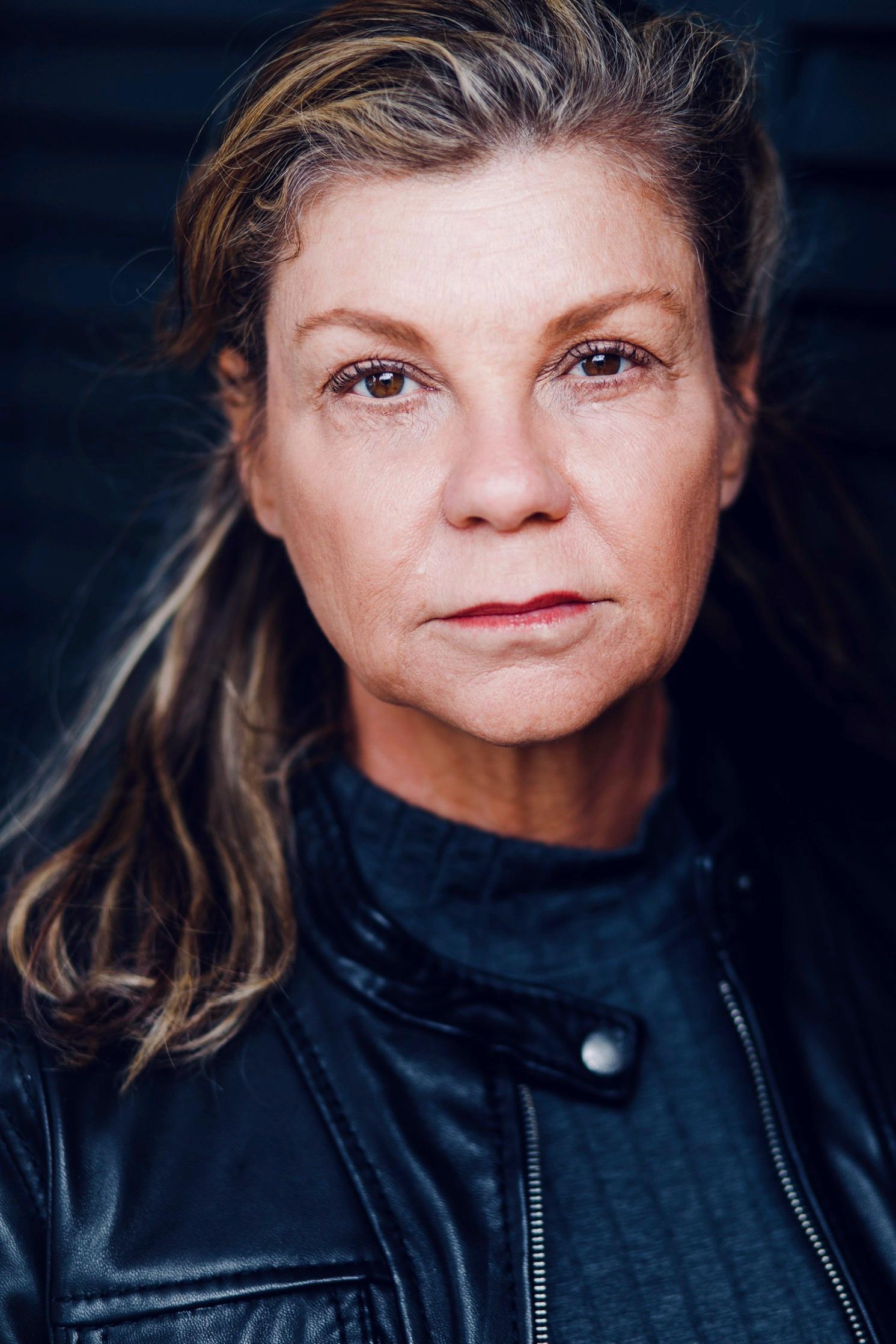 actor Julie Haught large photo