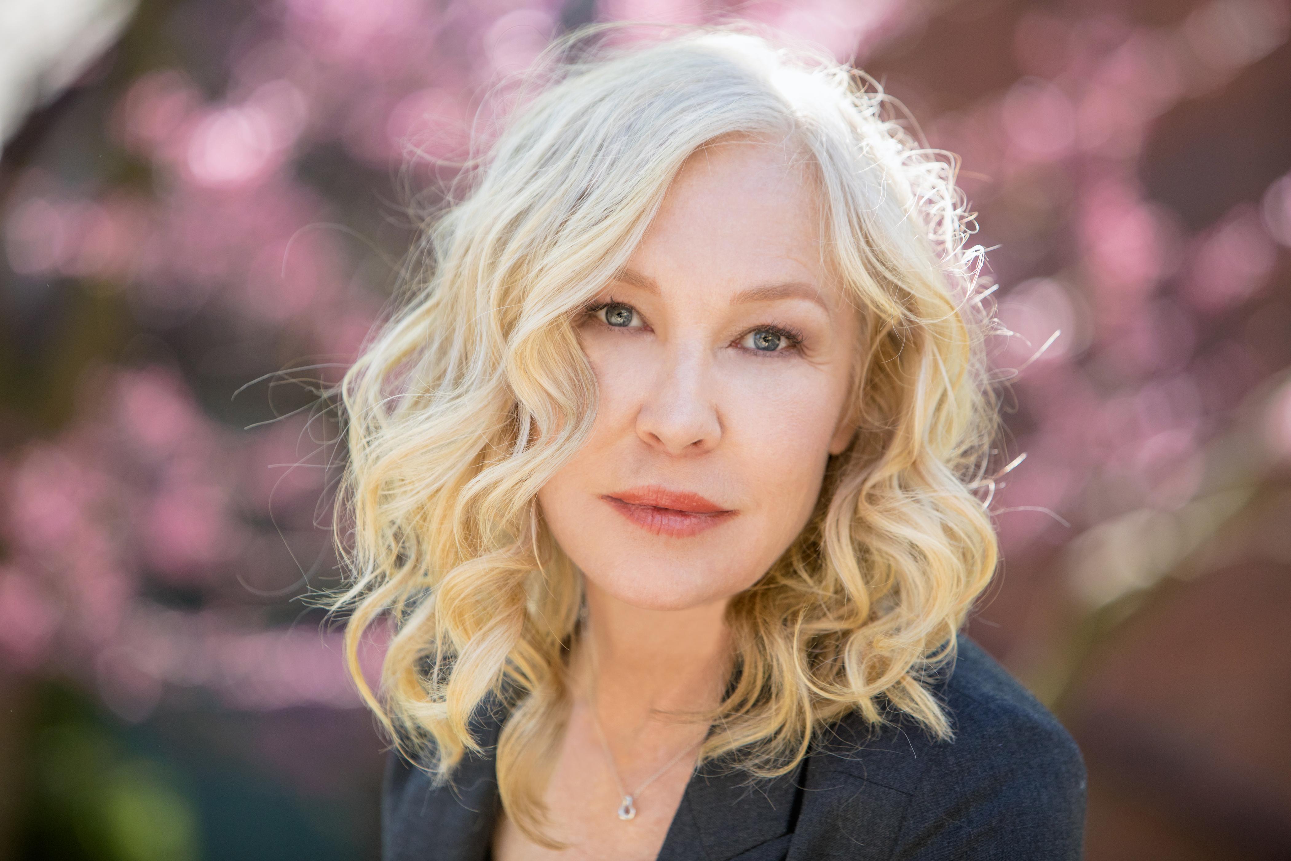 actor Elizabeth Harpur large photo