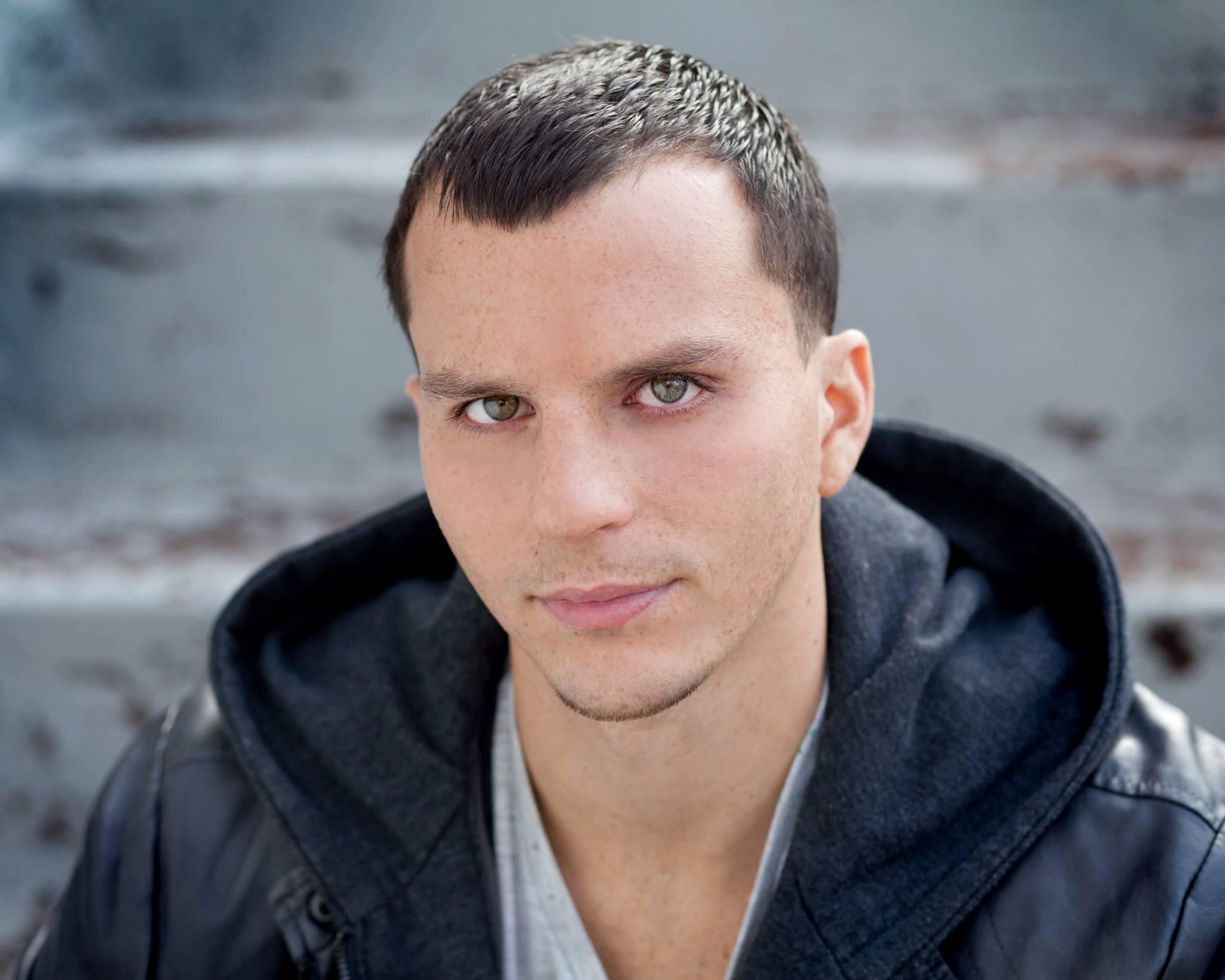 actor Chris Lazzaro large photo