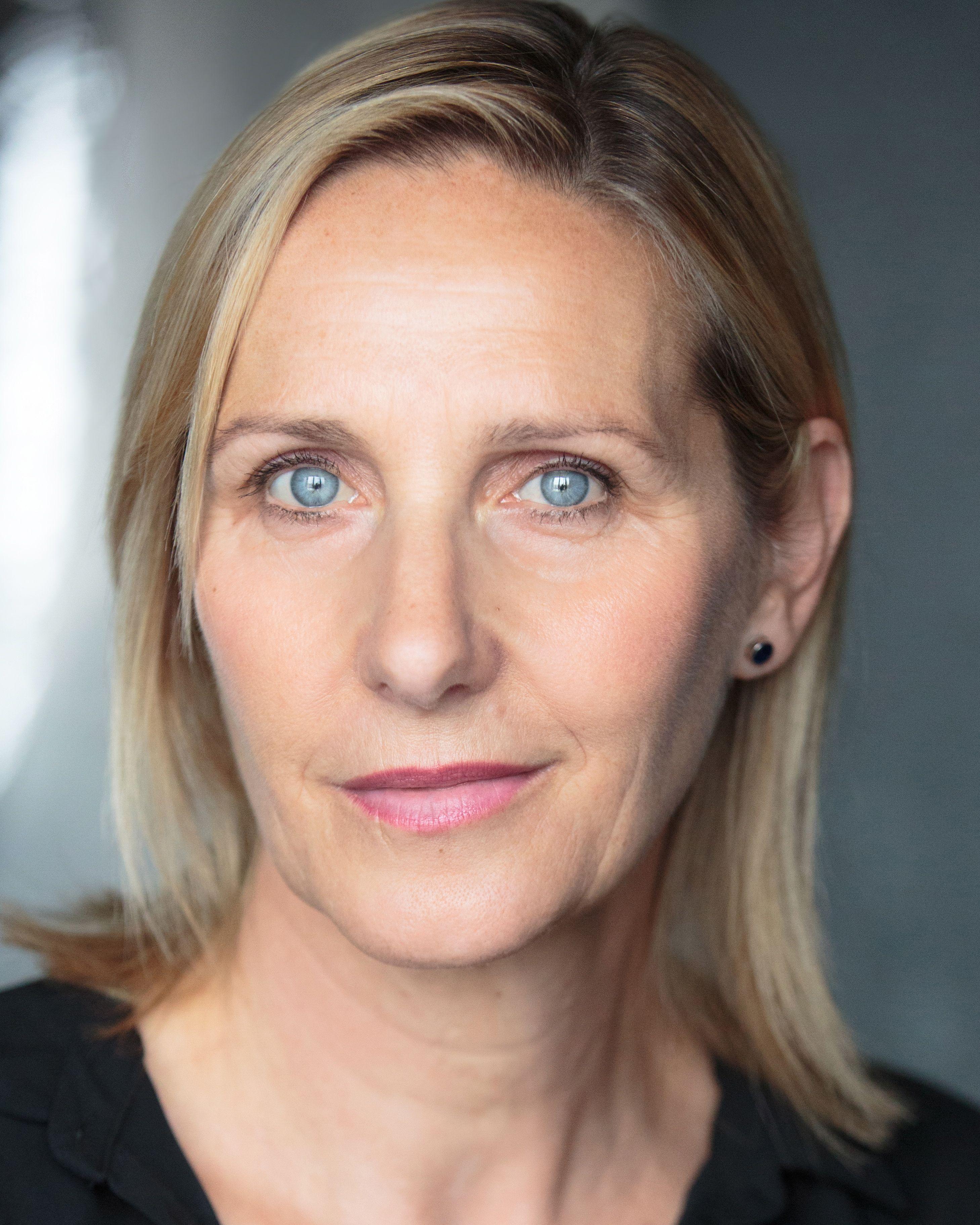 actor Miriam Lucia large photo