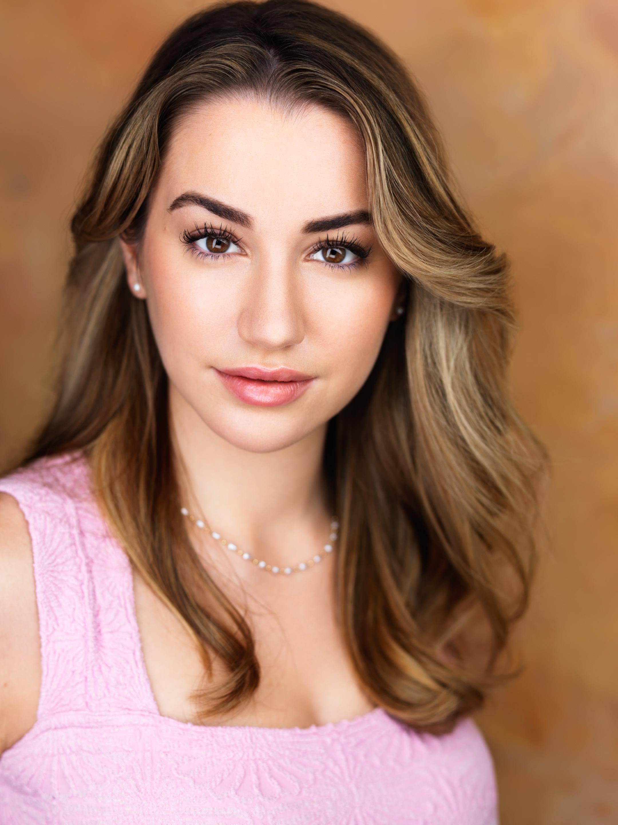 actor Zoe Dunay large photo