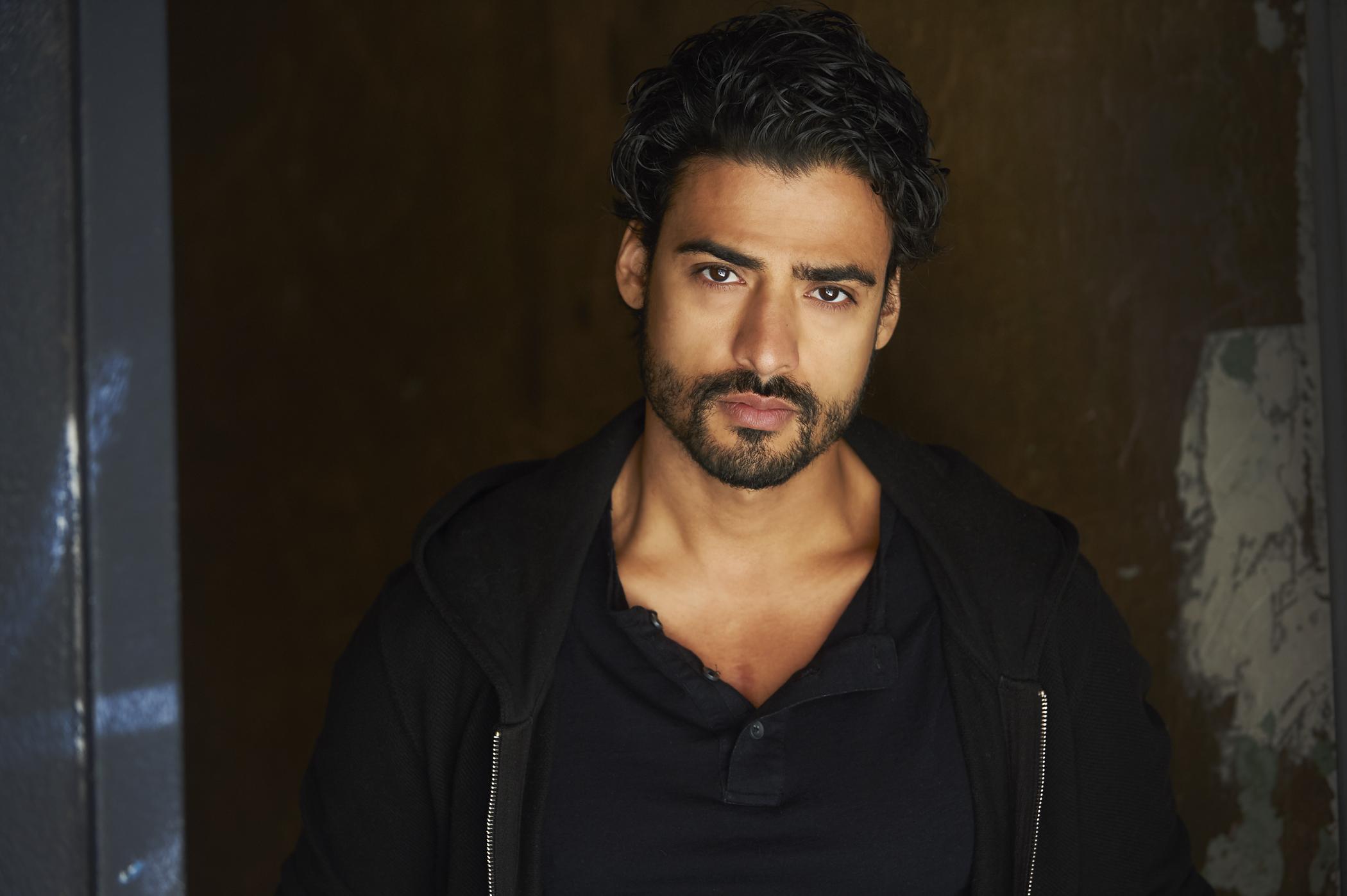 actor Joel Labelle large photo