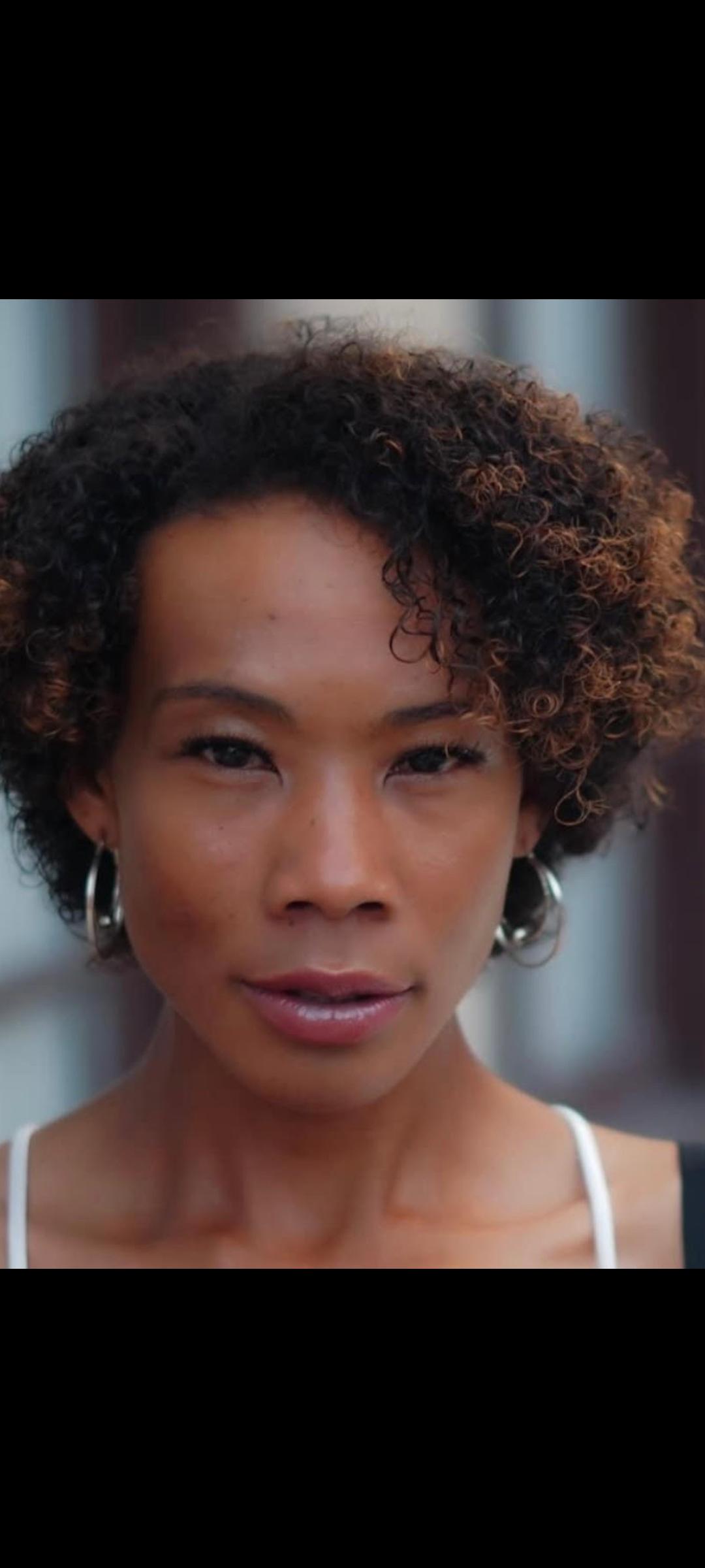 actor Jennifer Davis large photo