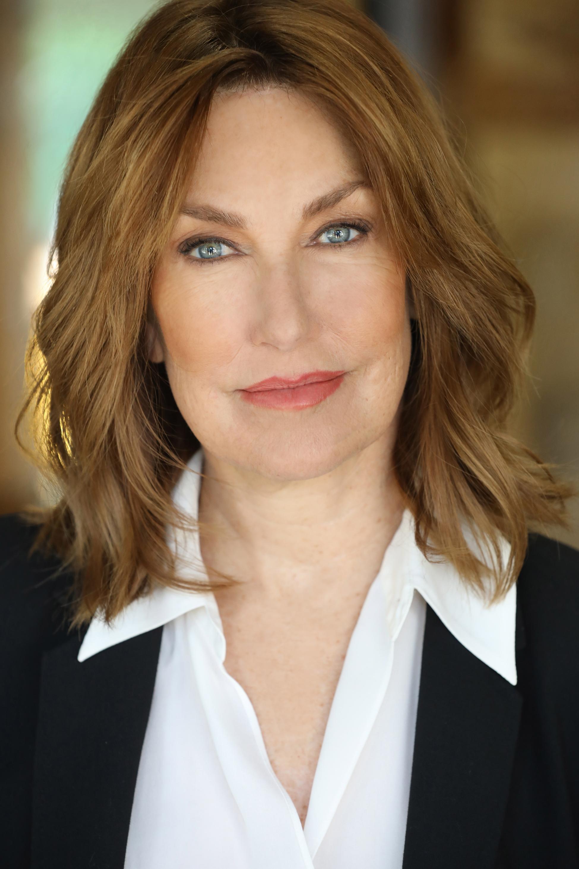 actor Bella Shaw large photo