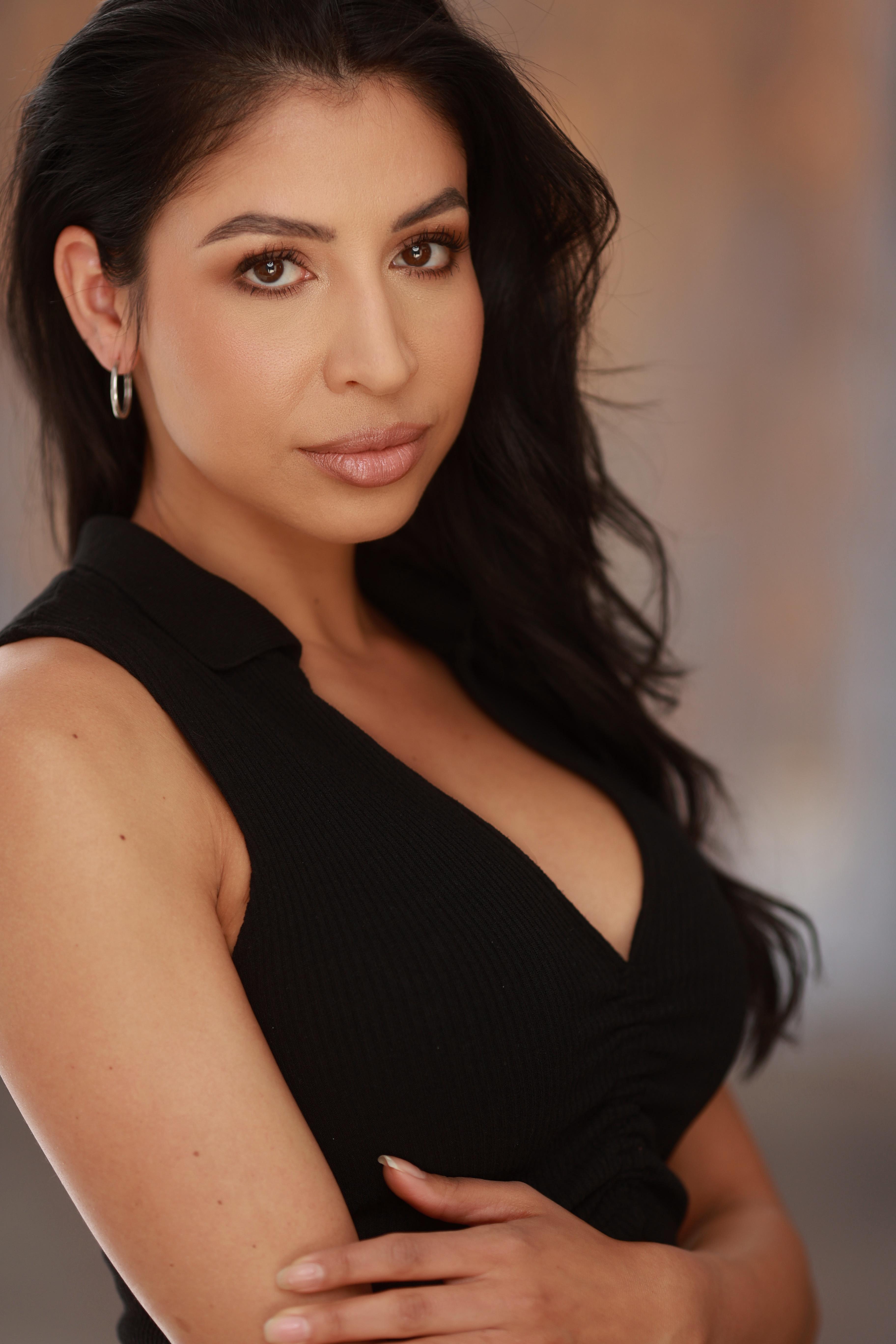 actor Evelyn Gonzalez large photo