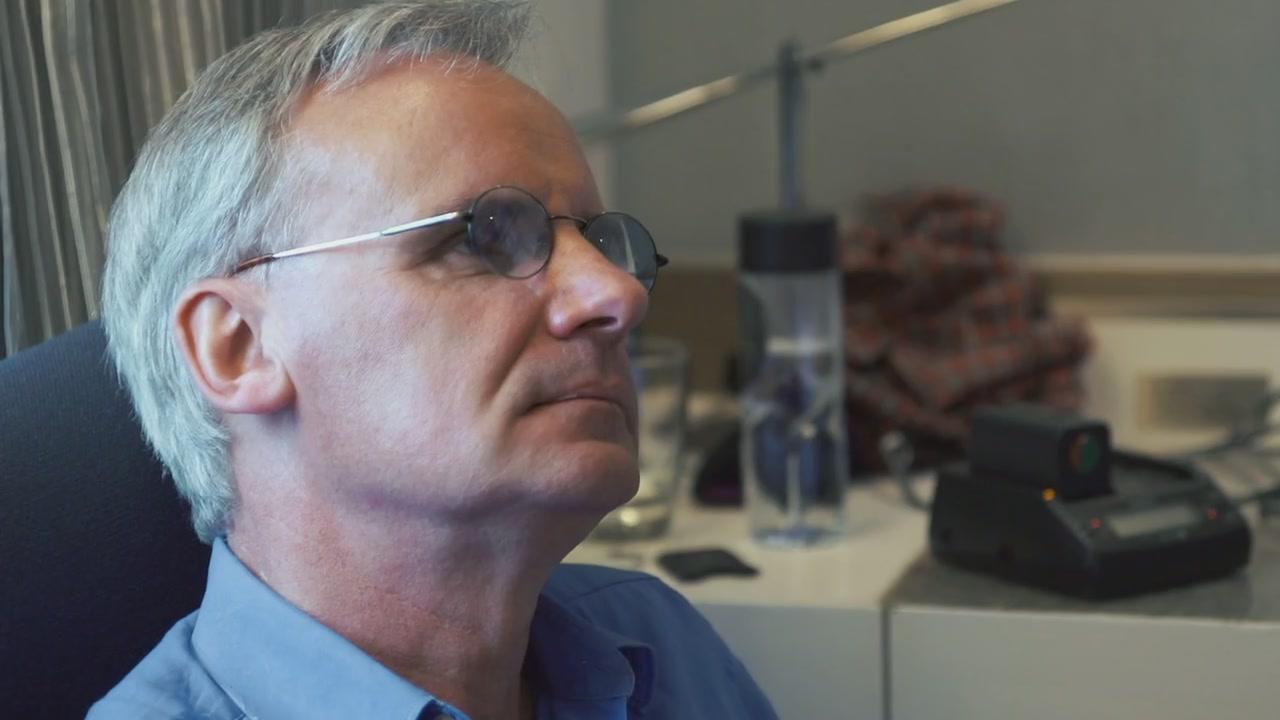 actor Ewen MacAskill large photo