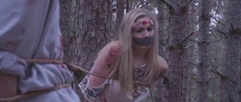 actor Leah Patrick large photo