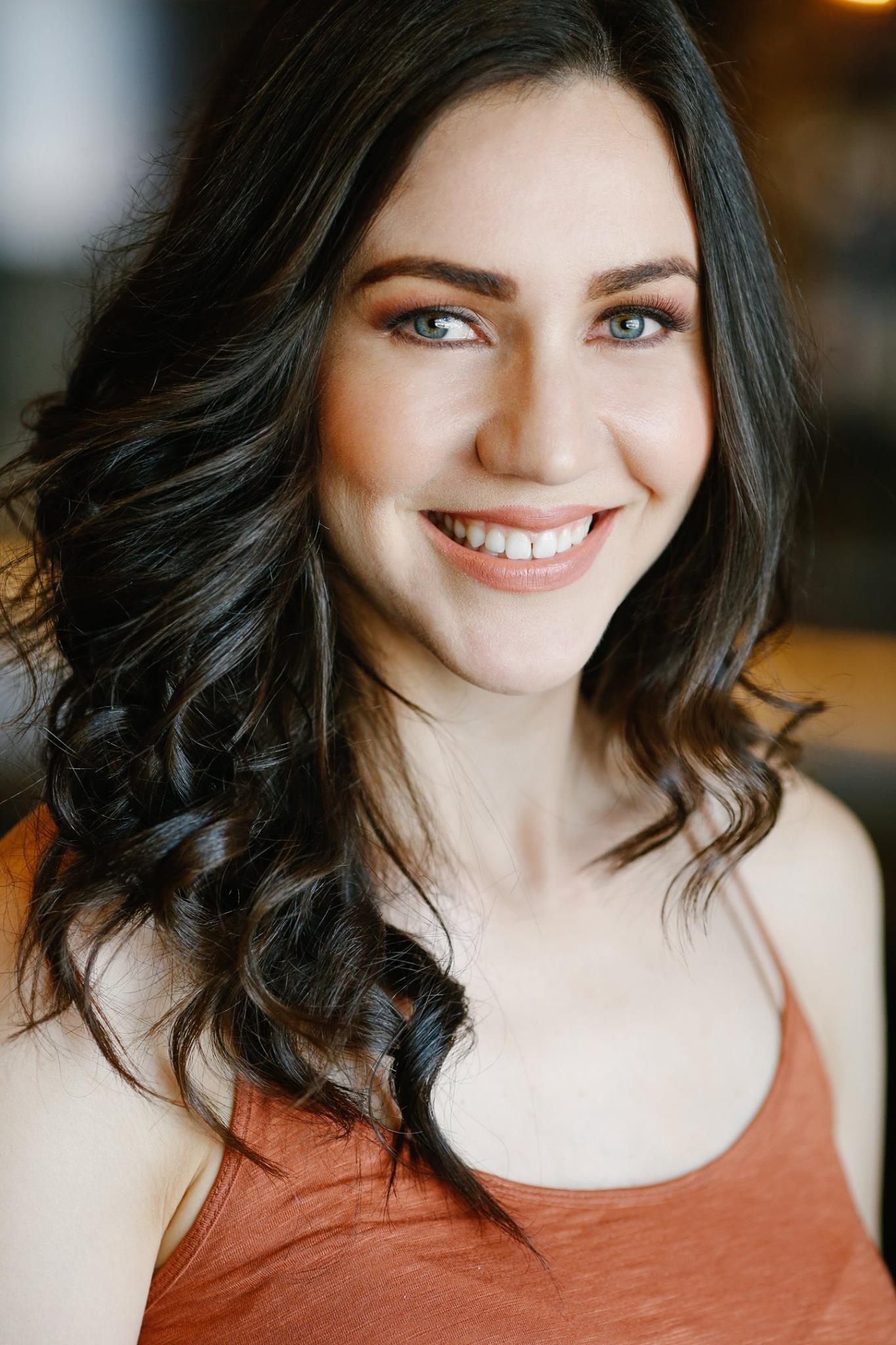 actor Alondra Benitez large photo