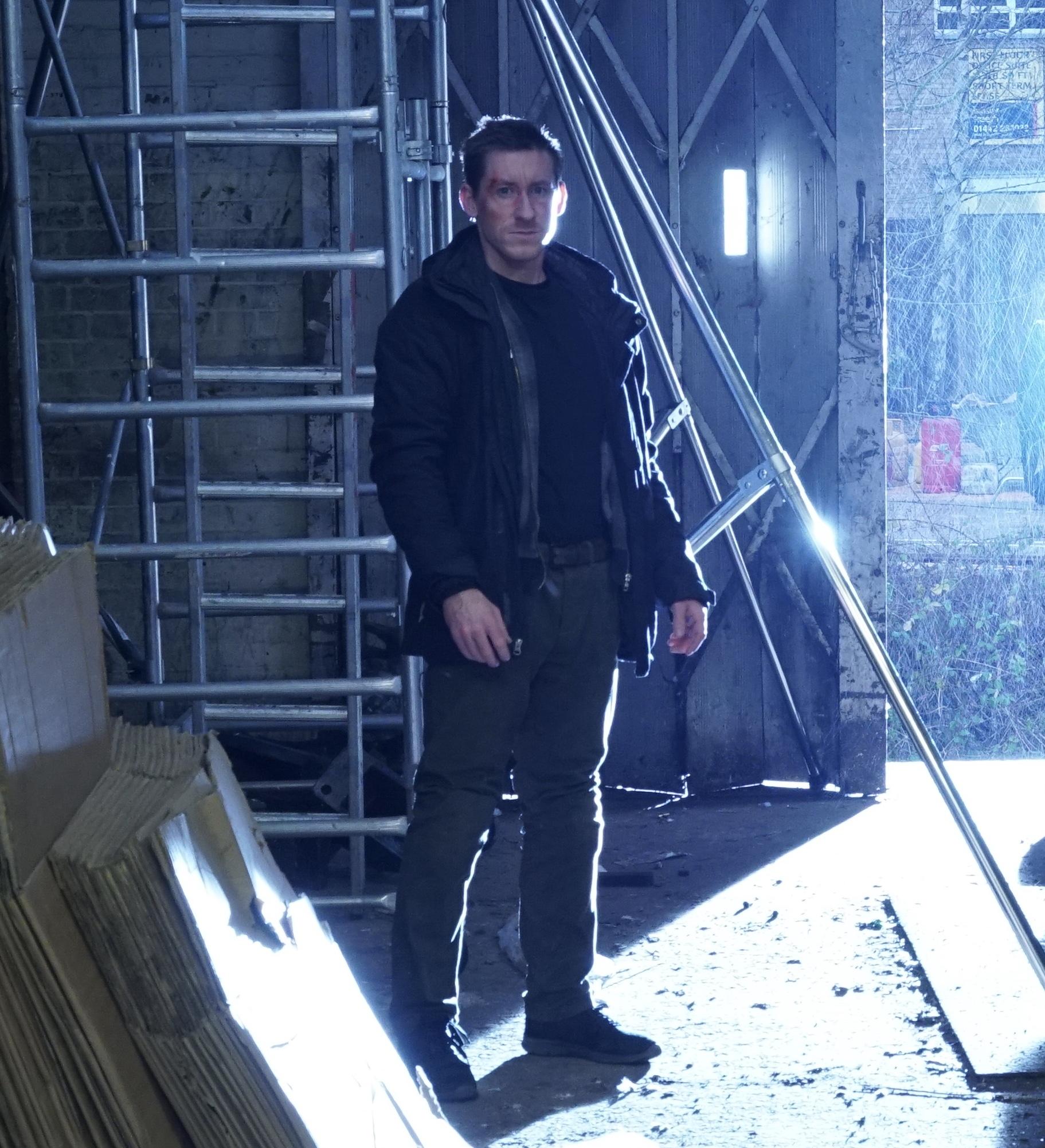 actor Tom Cheshire large photo