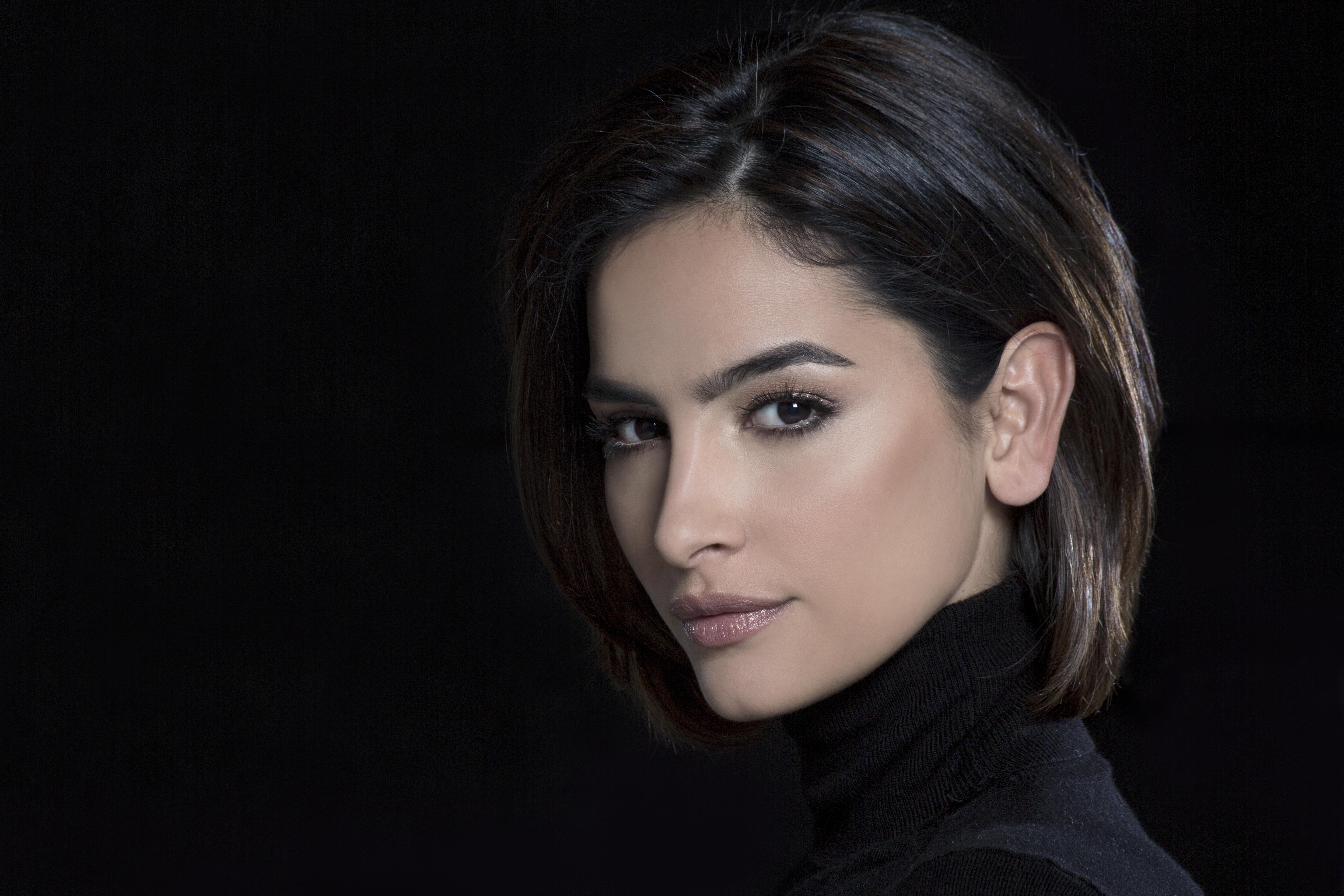 actor Diana Hoyos large photo