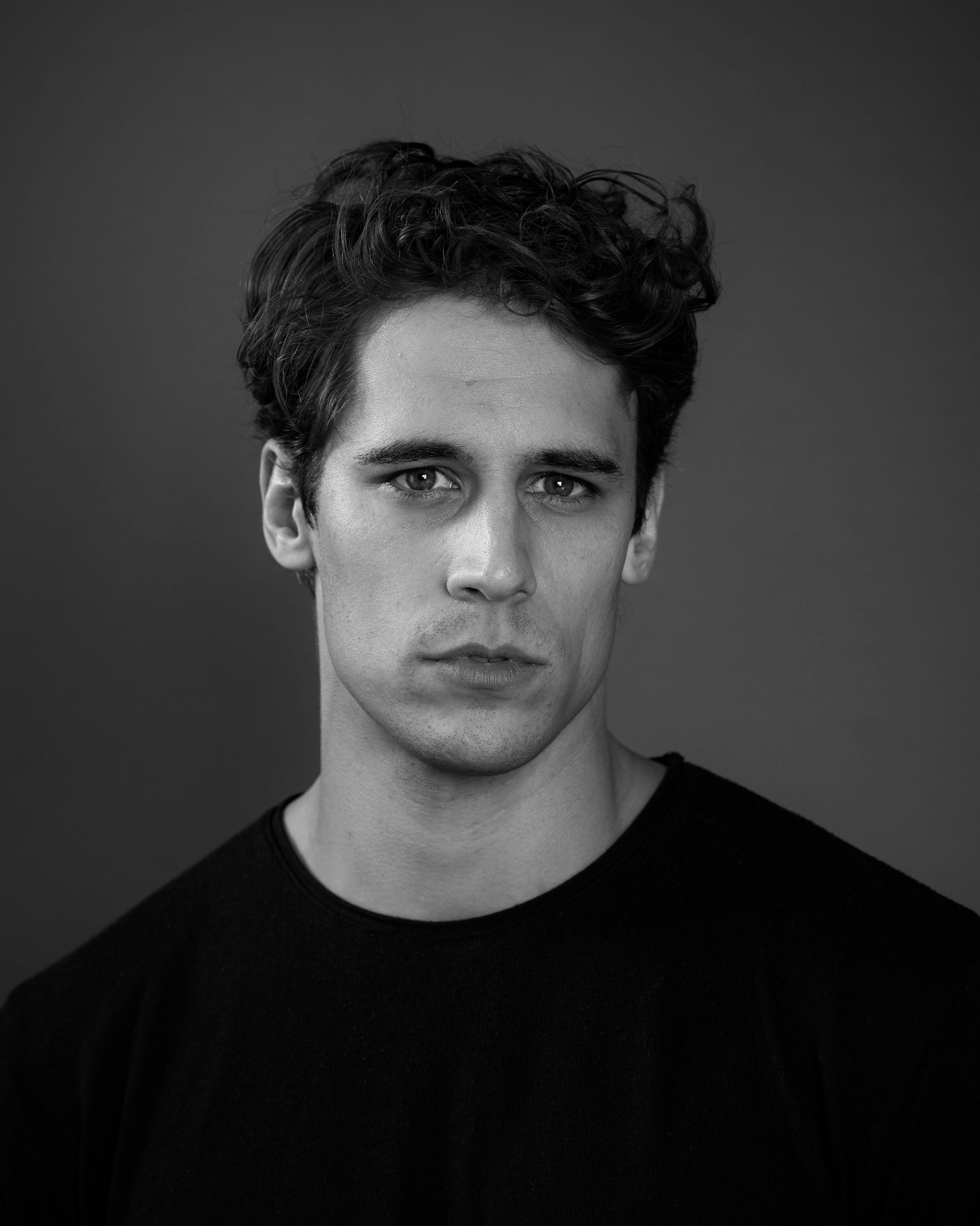 actor Martiño Rivas large photo