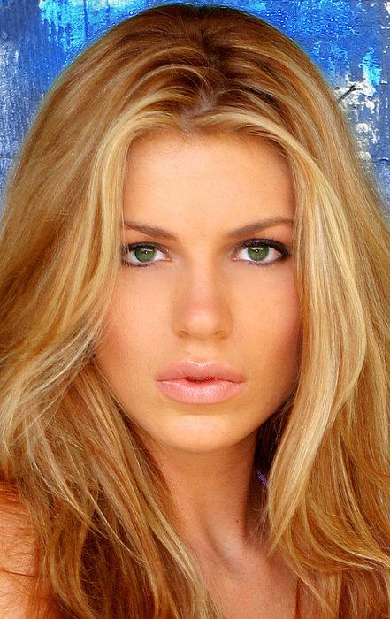 actor Christina Lindley large photo