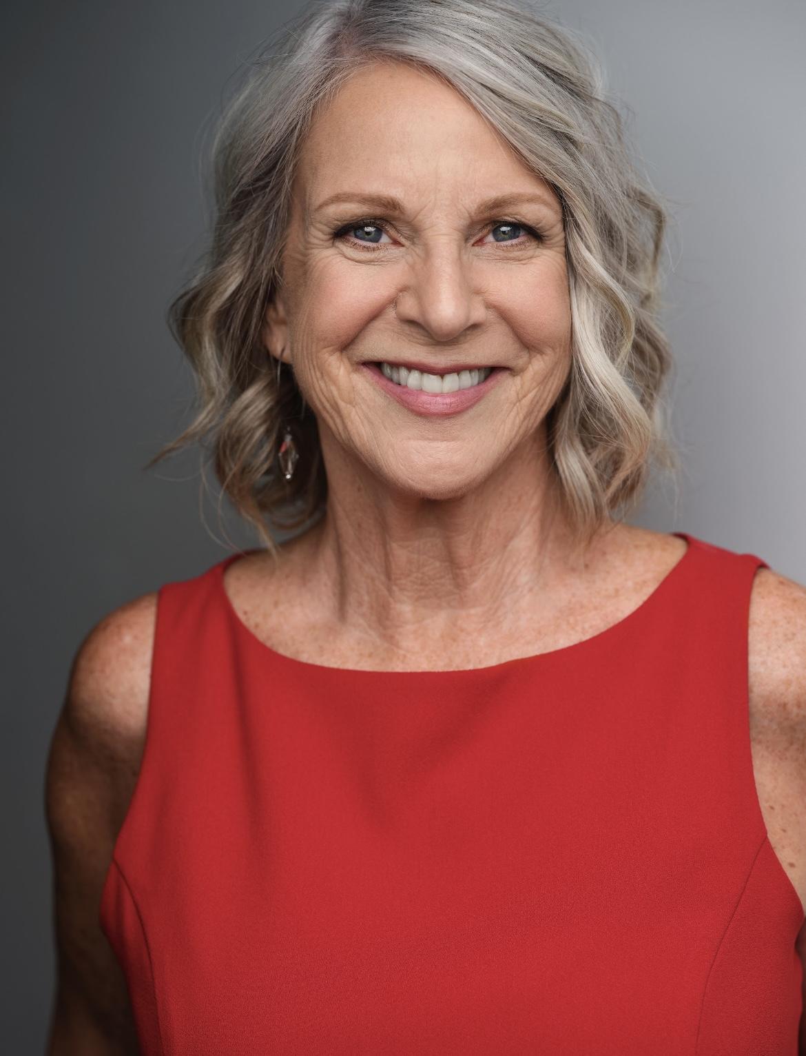 actor Gail Simpson large photo