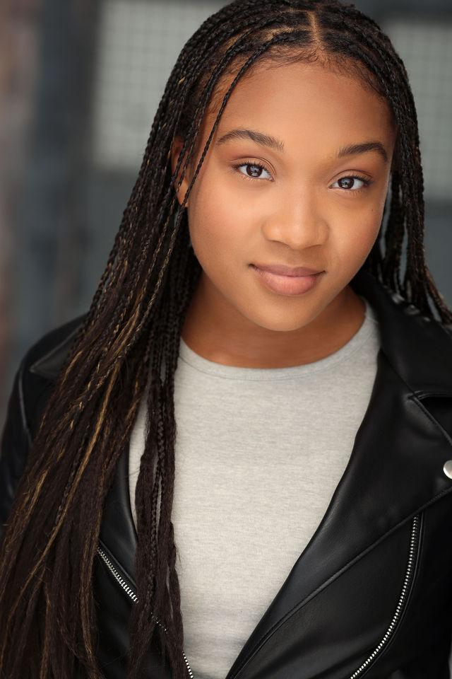 actor Mia Tillman large photo