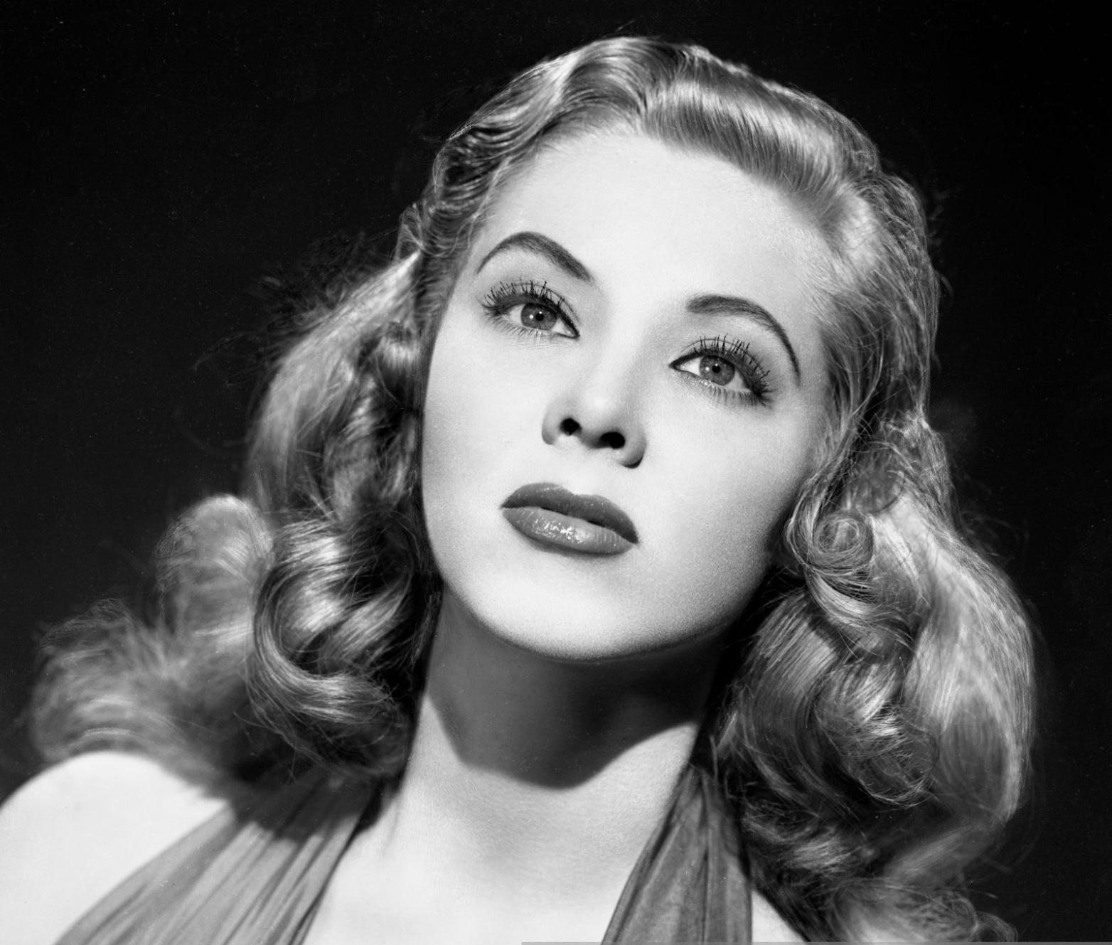 actor Georgine Darcy large photo