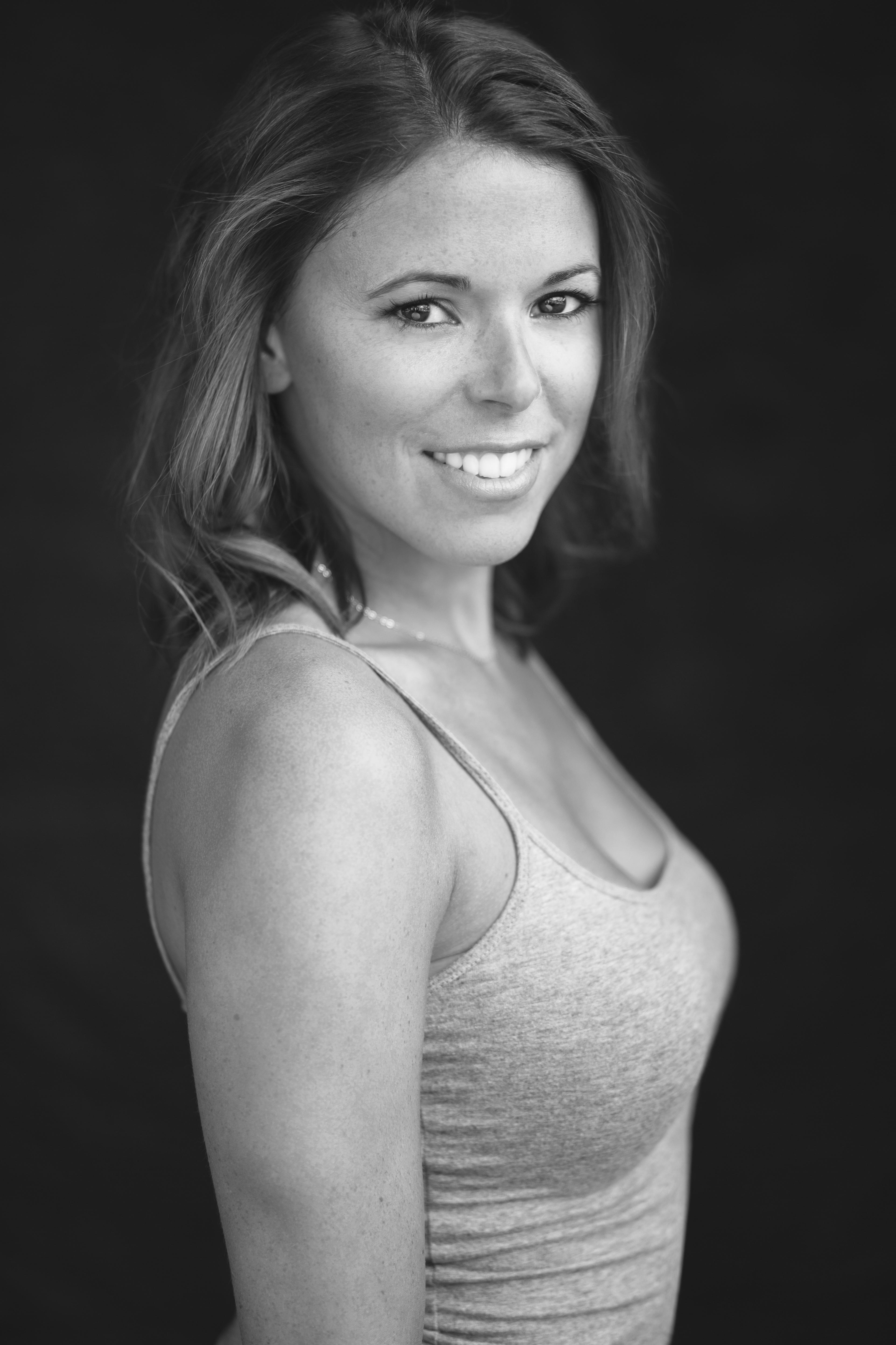 actor Sienna Bohn large photo