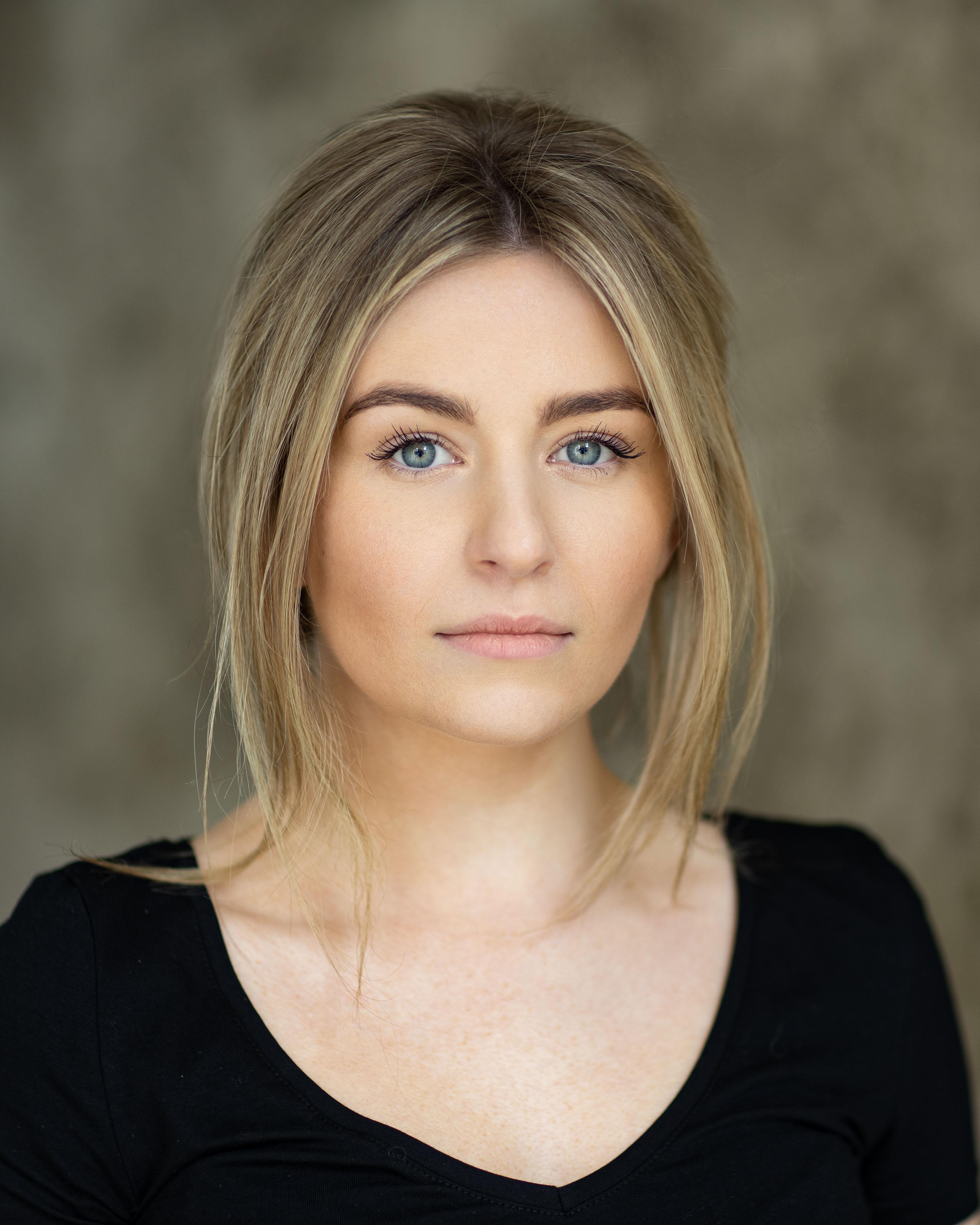 actor Mella Carron large photo