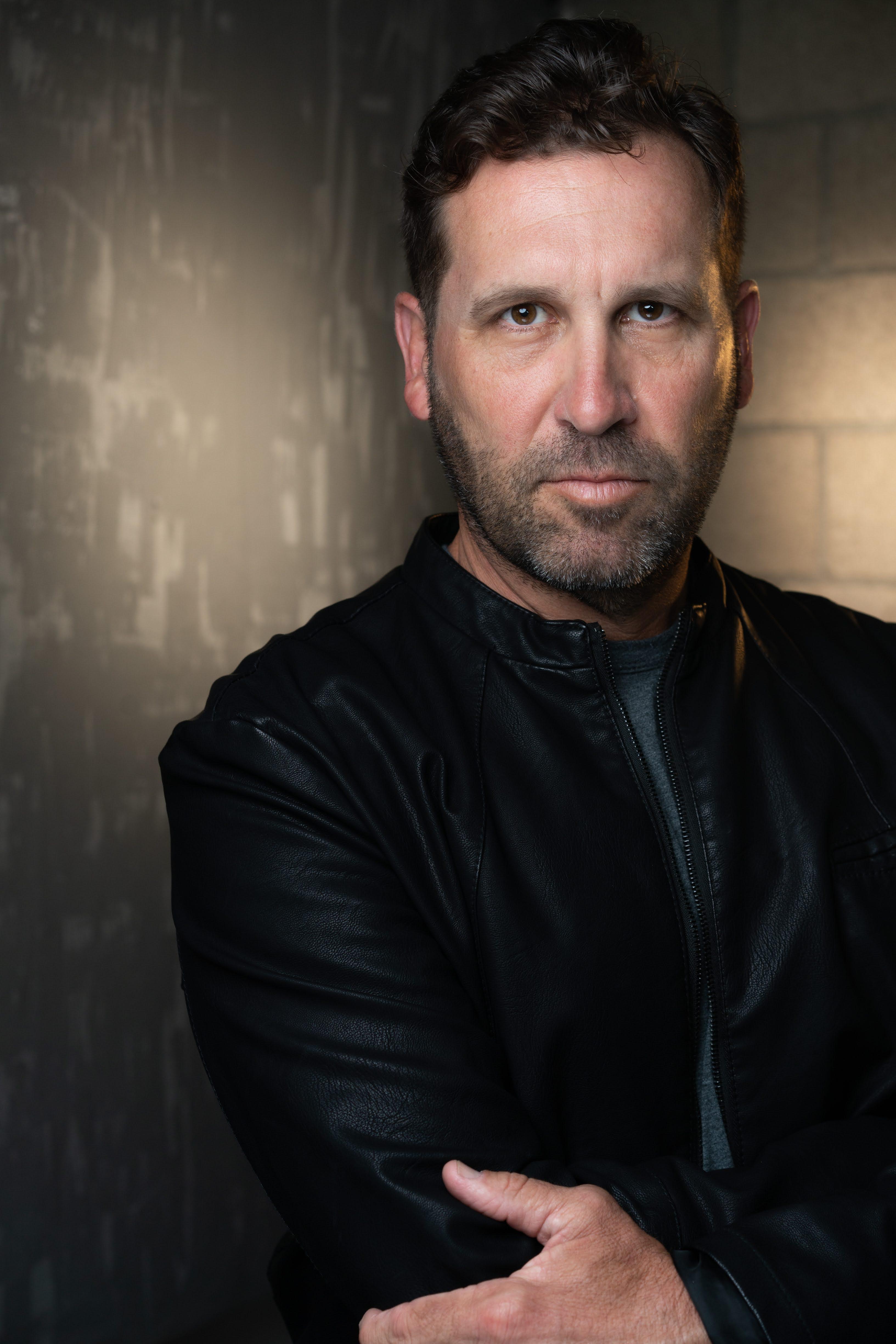 actor Mark Slater large photo