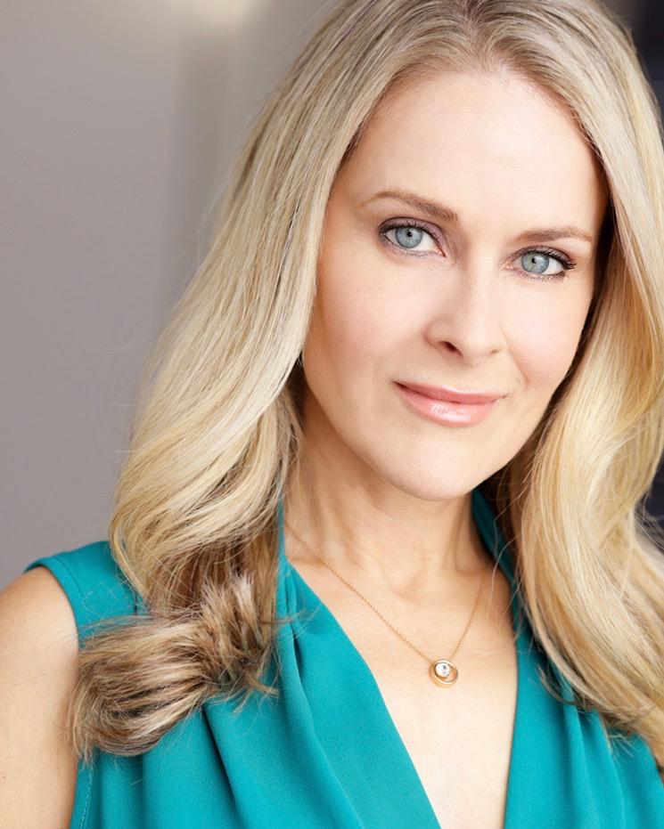 actor Nancy Nazari large photo