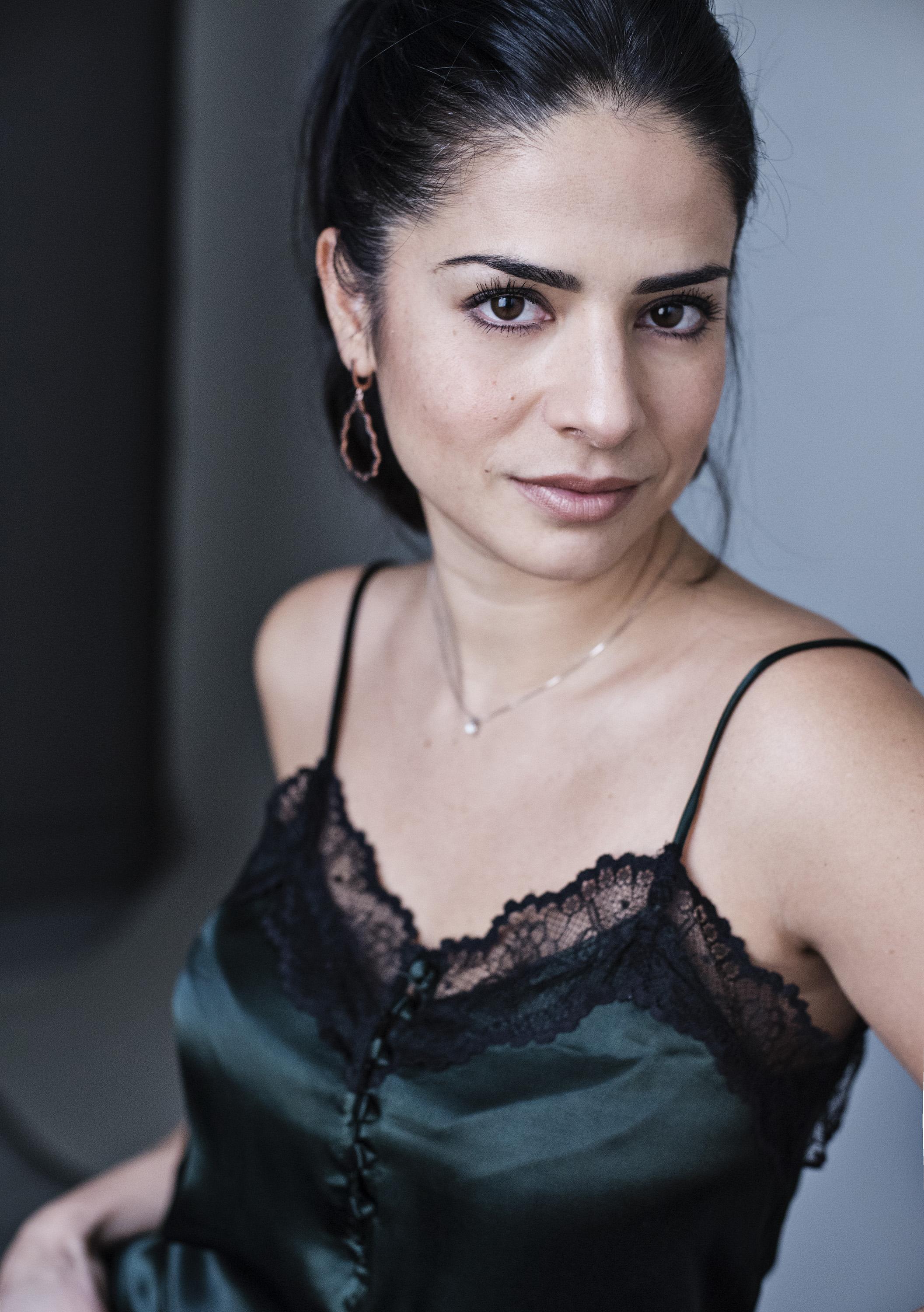 actor Vanina Arias large photo