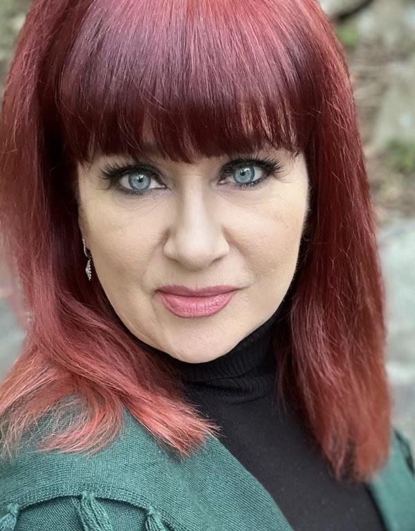 actor Leslie Ann Banfitch large photo